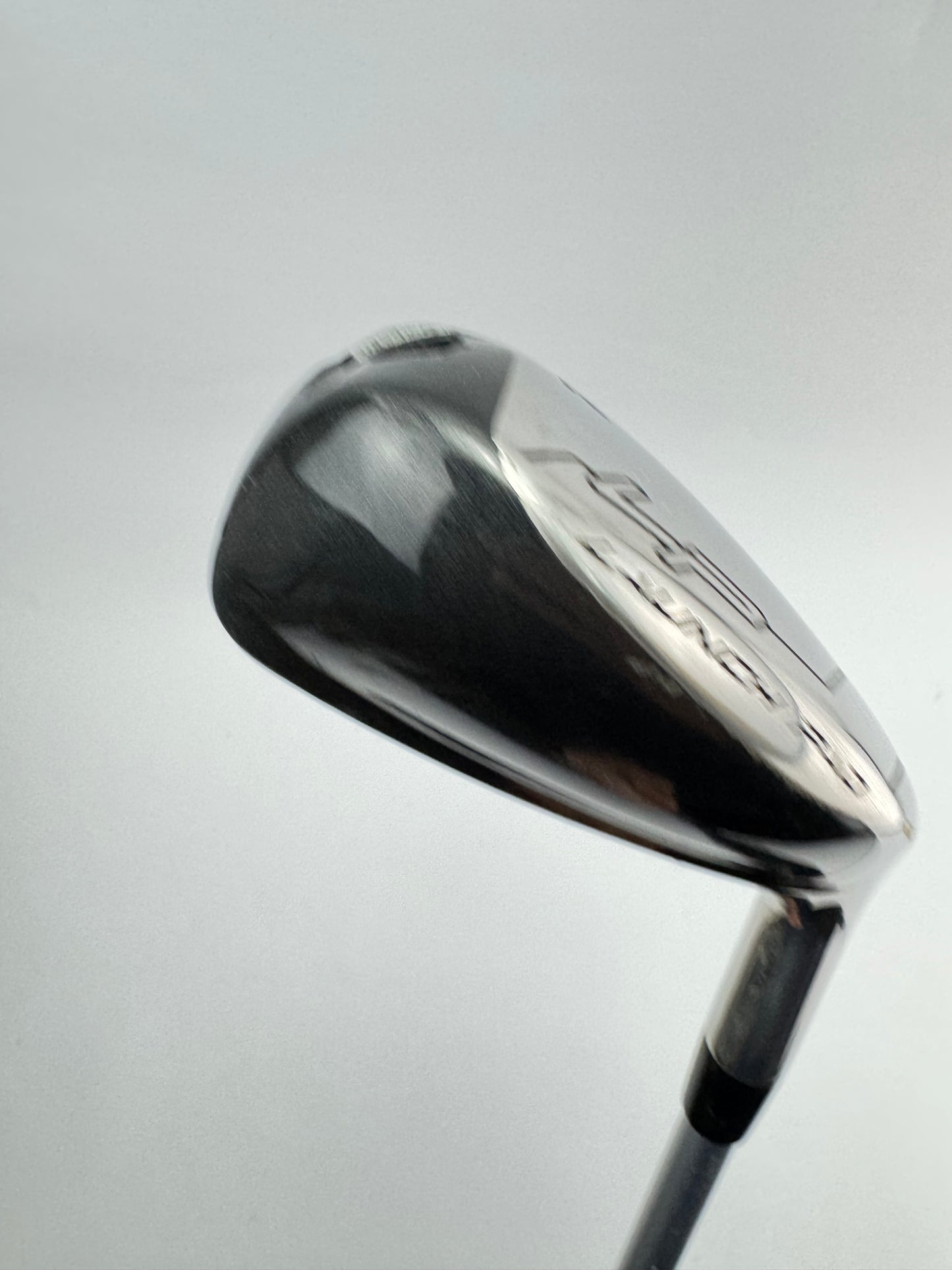 Wilson Launchpad 4 Iron 21* Aldila Rogue 75 Regular Graphite /Right /27810