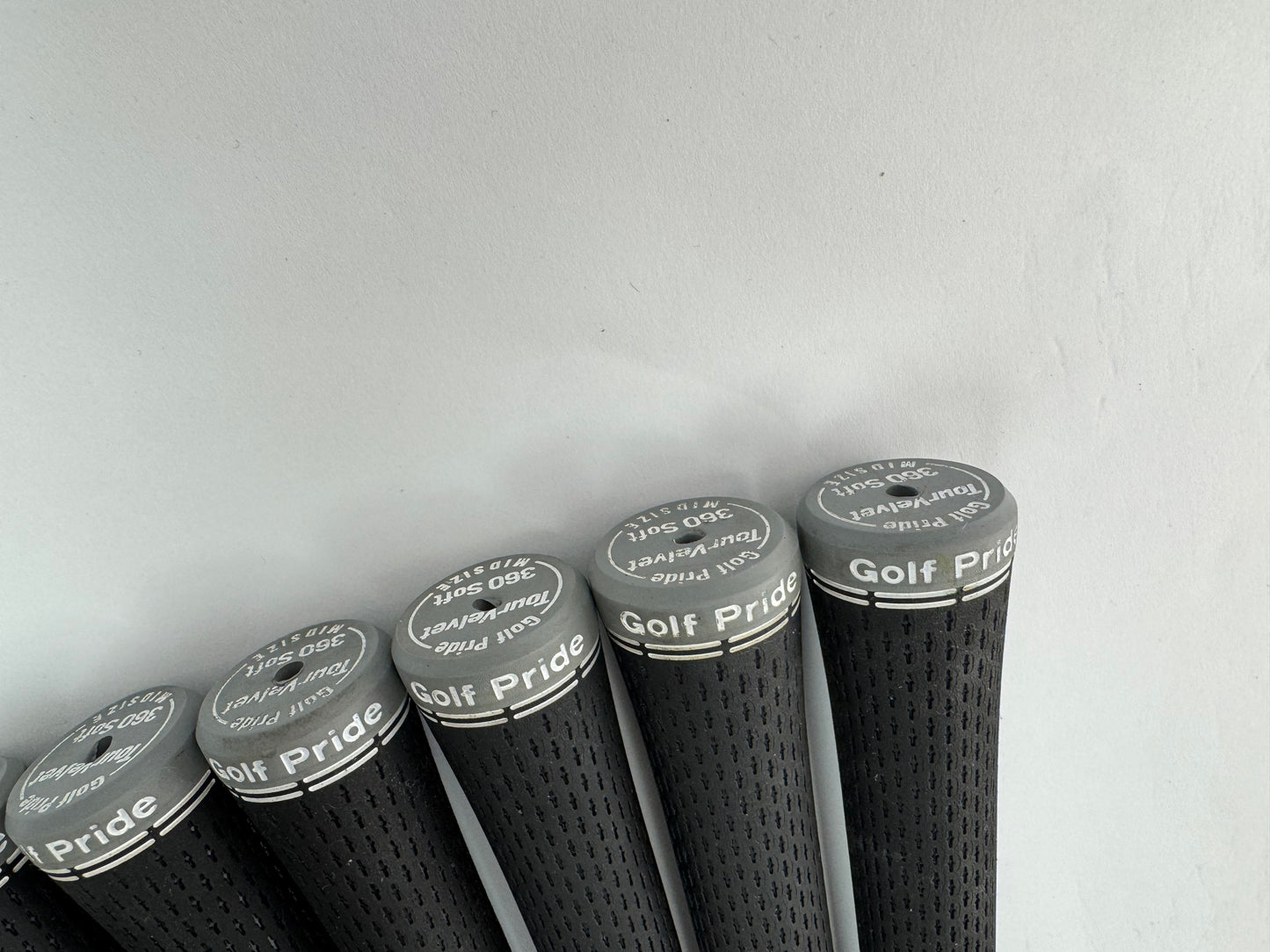 Golf Pride Midsize Tour Velvet 360 Soft Grips (7) Black /Grey /Pulled /25305