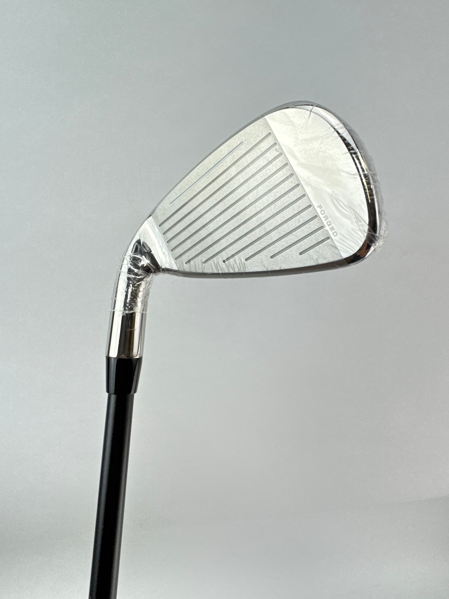 Cobra One Length 4 Iron F8 KBS Tour Graphite 85 Stiff Graphite/Right /New /25572