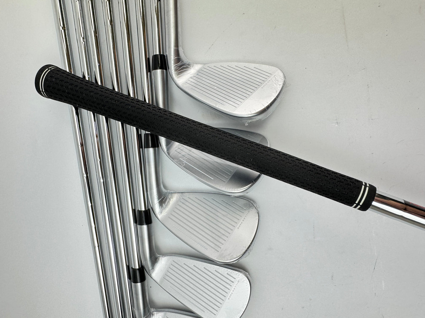 Cobra LTDx Irons Left Handed 4-PW+GW+SW KBS Tour 90 Regular Steel /New /24704