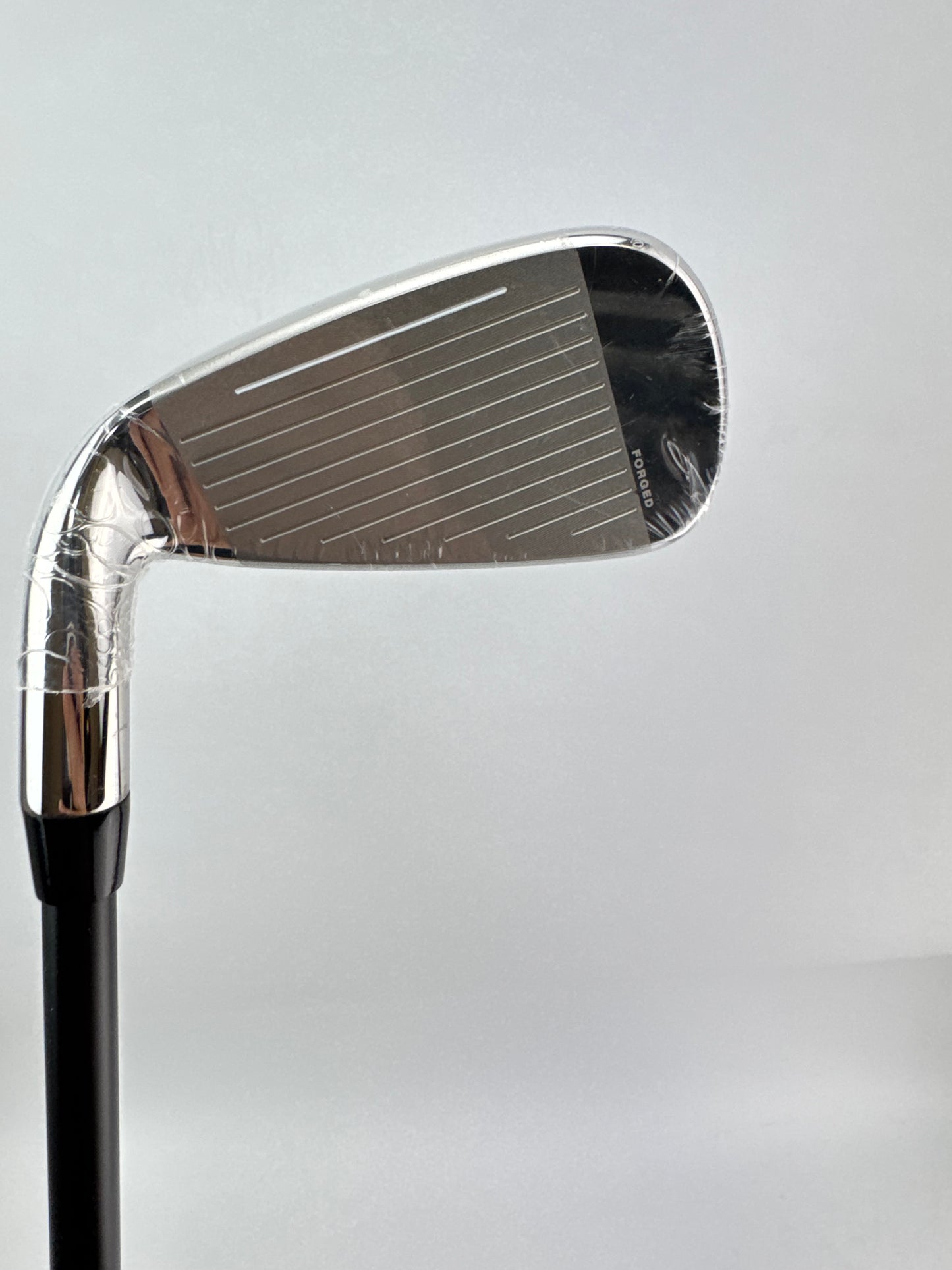 Cobra One Length 4 Iron F8 KBS Tour Graphite 85 Stiff Graphite/Right /New /25572