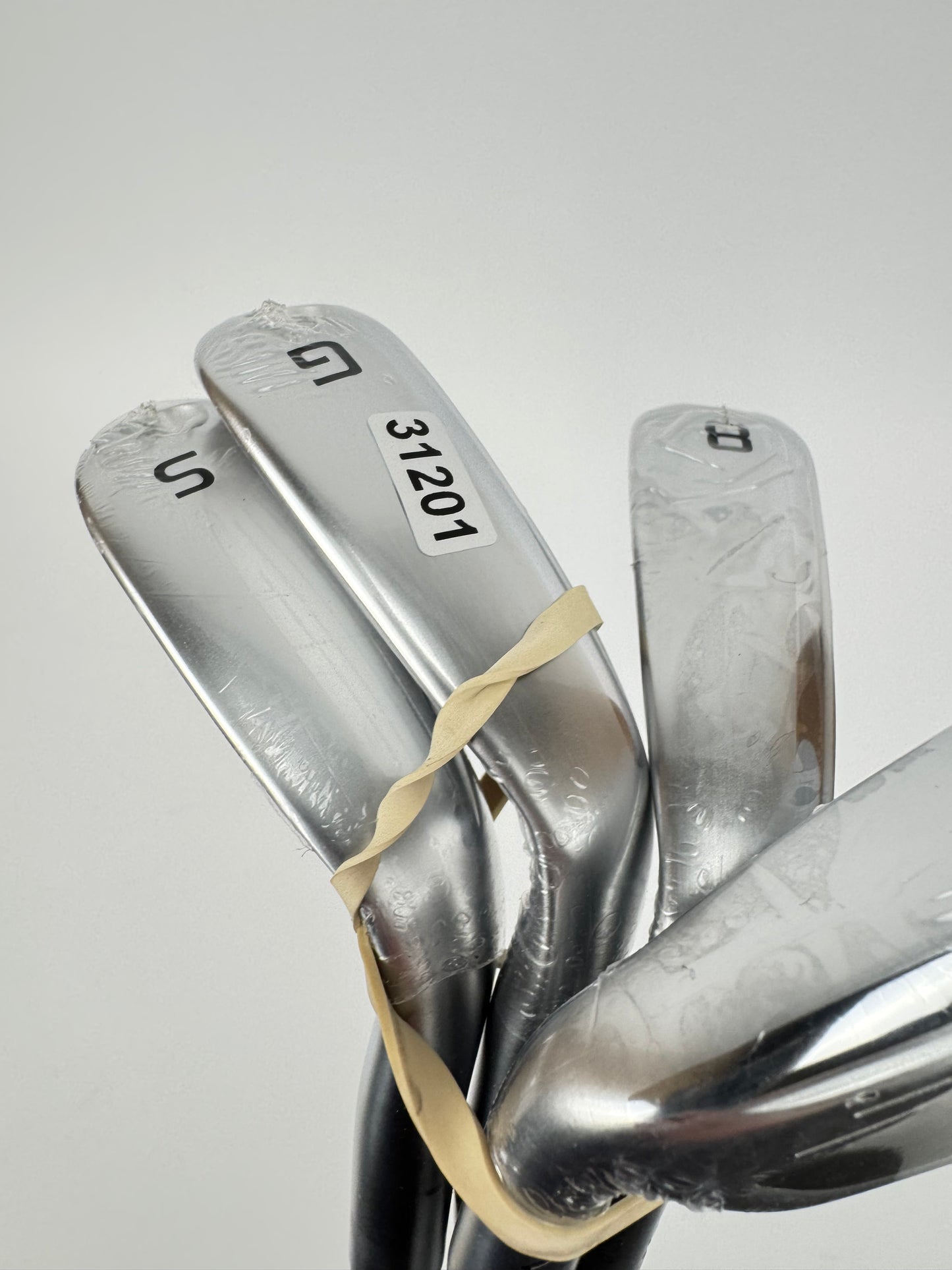 Cobra LTDx Irons Left Handed 6,8,GW+SW KBS Tour 90 Regular Steel /New /31201