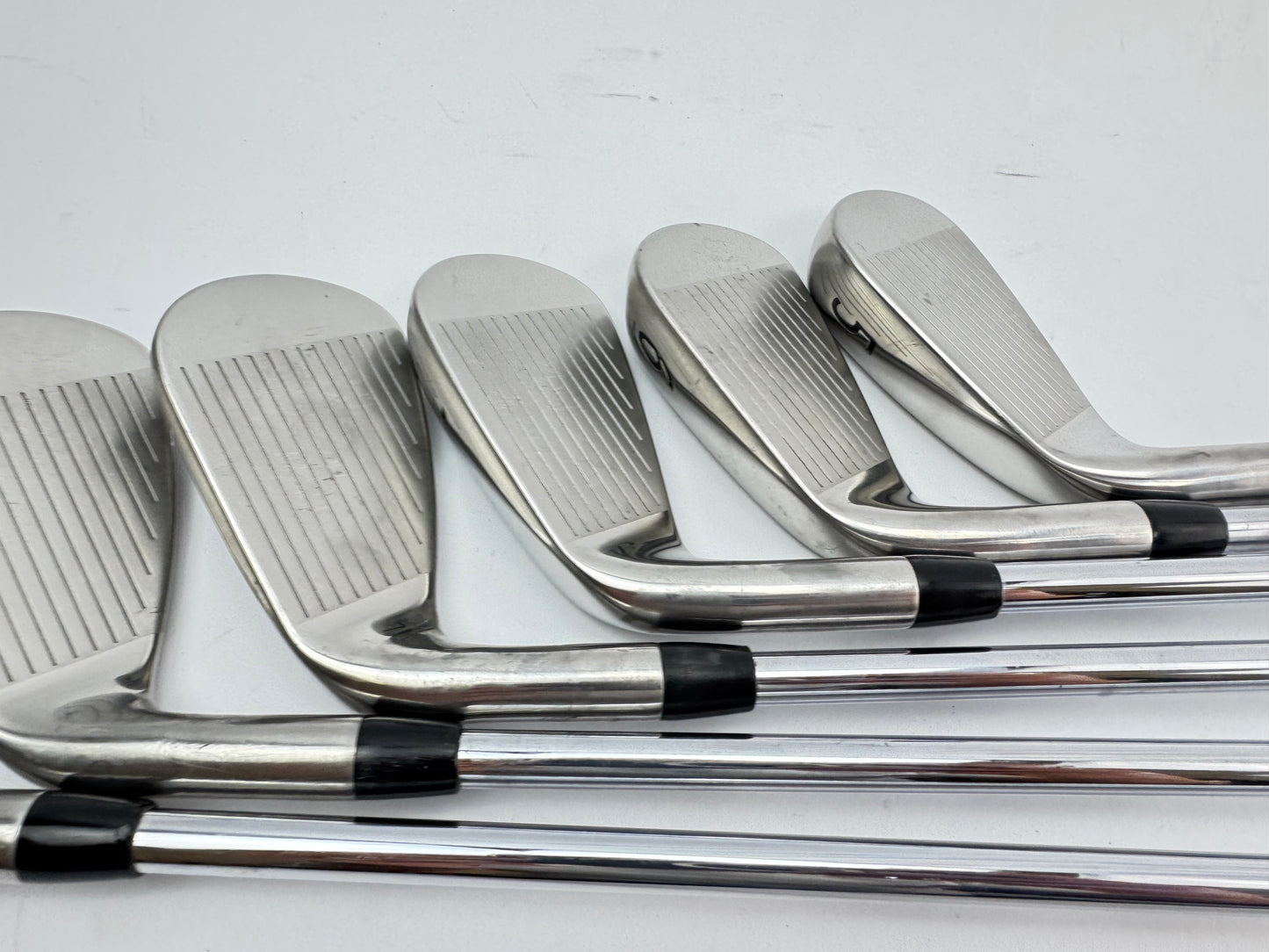 Titleist AP1 718 Irons 5-PW Amt Red R300 Regular Steel /1* Flat/New Grips /26237