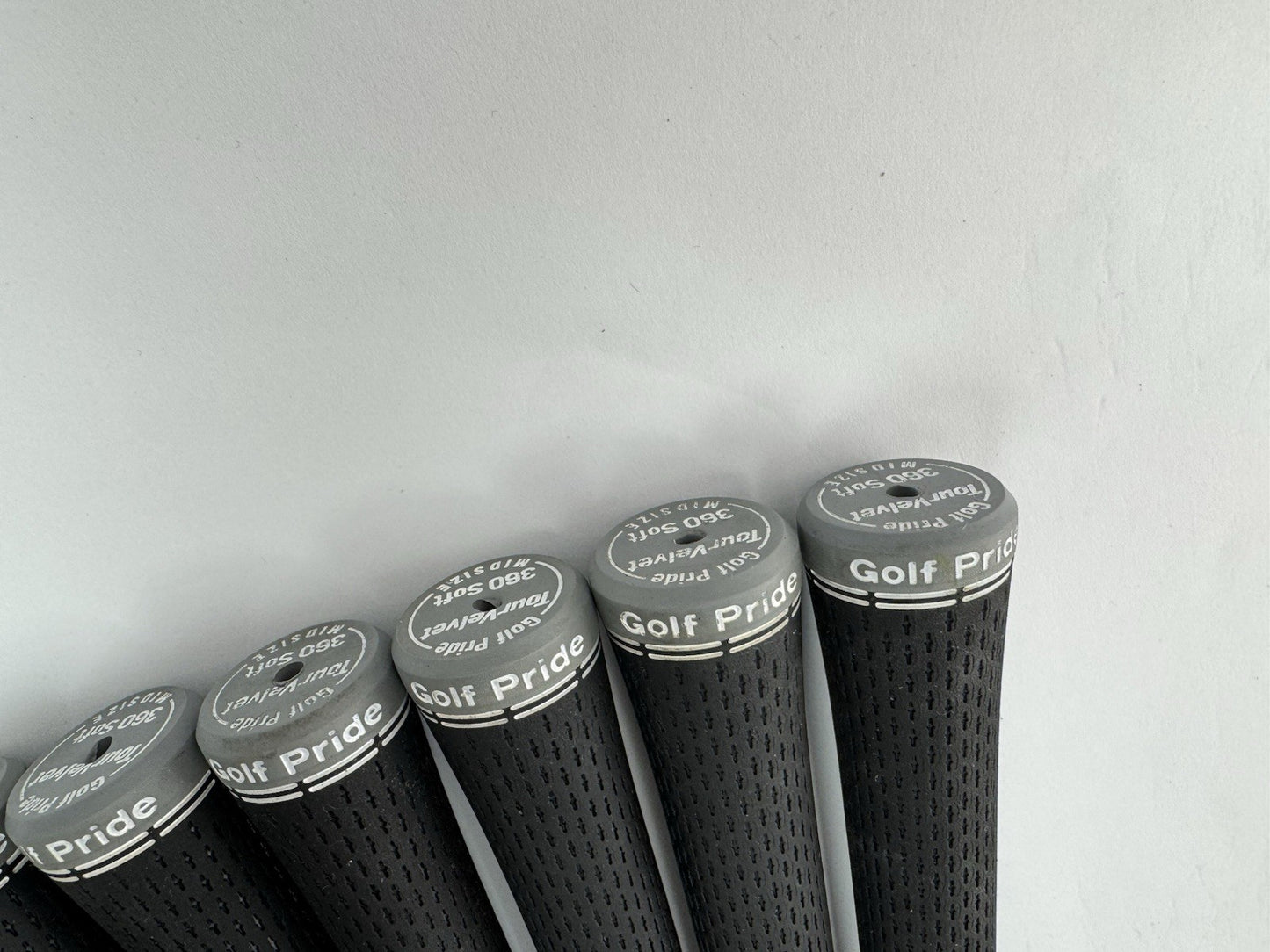 Golf Pride Midsize Tour Velvet 360 Soft Grips (7) Black /Grey /Pulled /341698