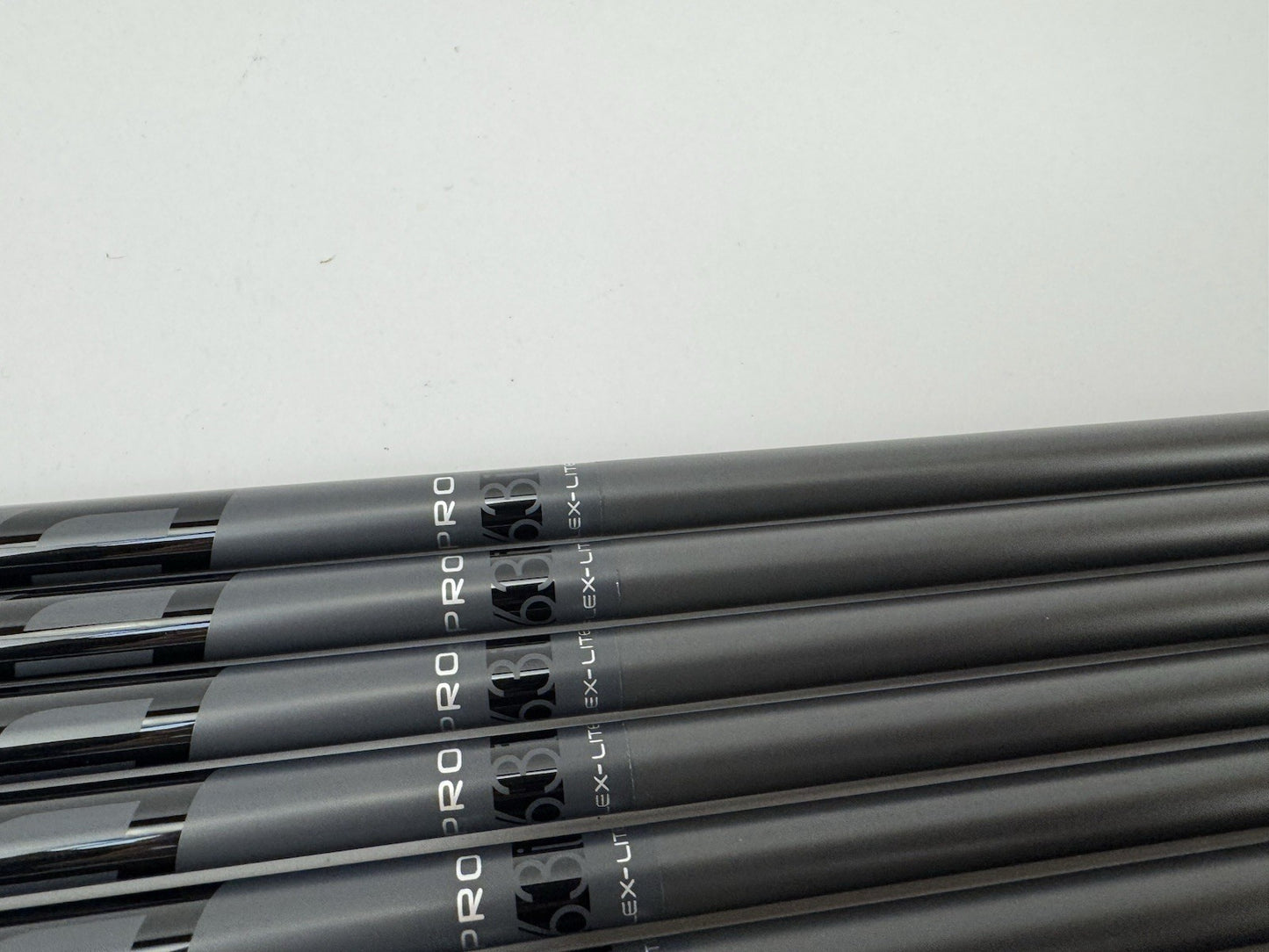 Fujikura Pro Iron Shaft Set 4-PW 63i Senior Flex Graphite/0.355 /Golf Pride Mid8