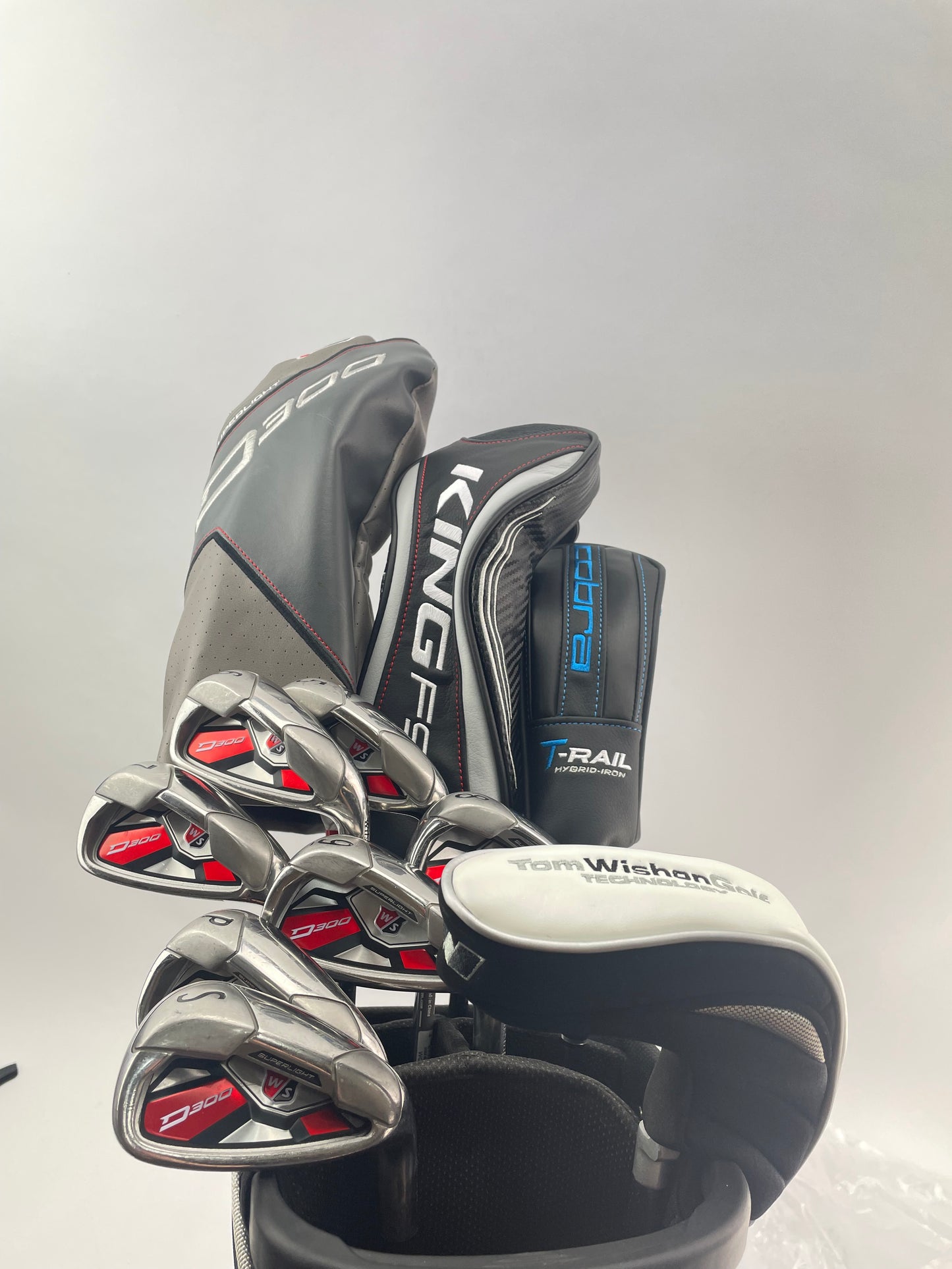 Wilson D300 Package Set 11 Clubs Uniflex /Right Handed /Wilson Stand Bag /24385