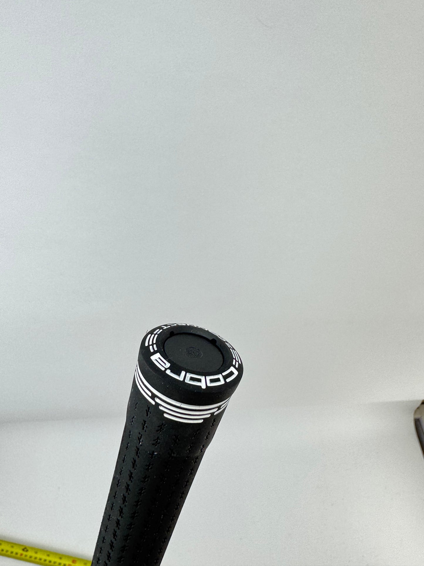 Cobra One Length 4 Iron F8 KBS Tour Graphite 85 Stiff Graphite/Right /New /25572