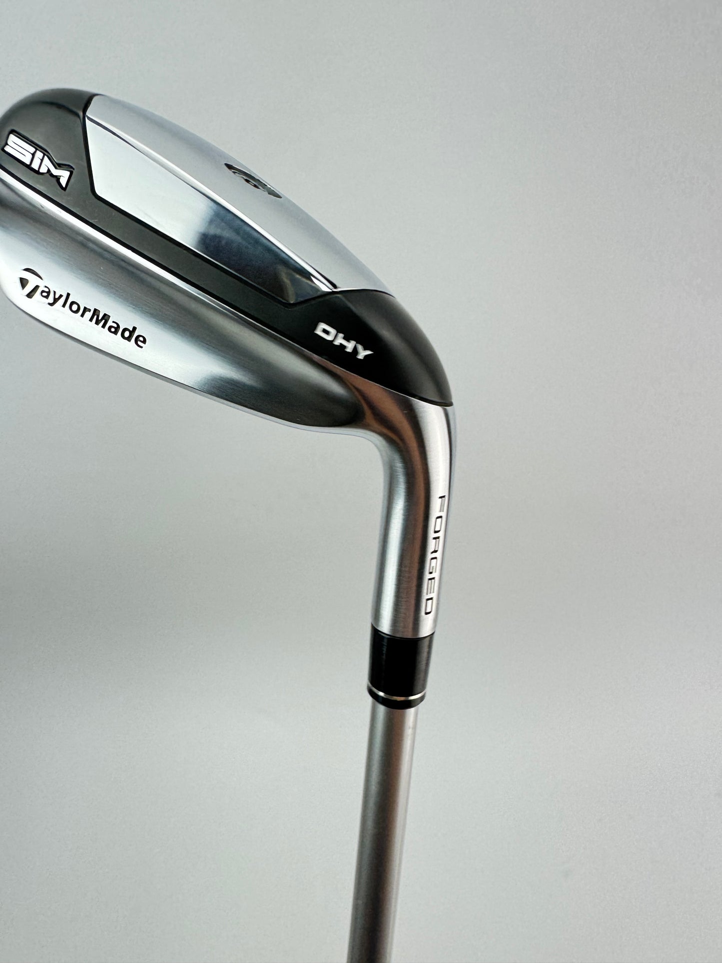 Taylormade Sim DHY 2 Iron 17* Diamana 90 Stiff Graphite /Right Handed /25066
