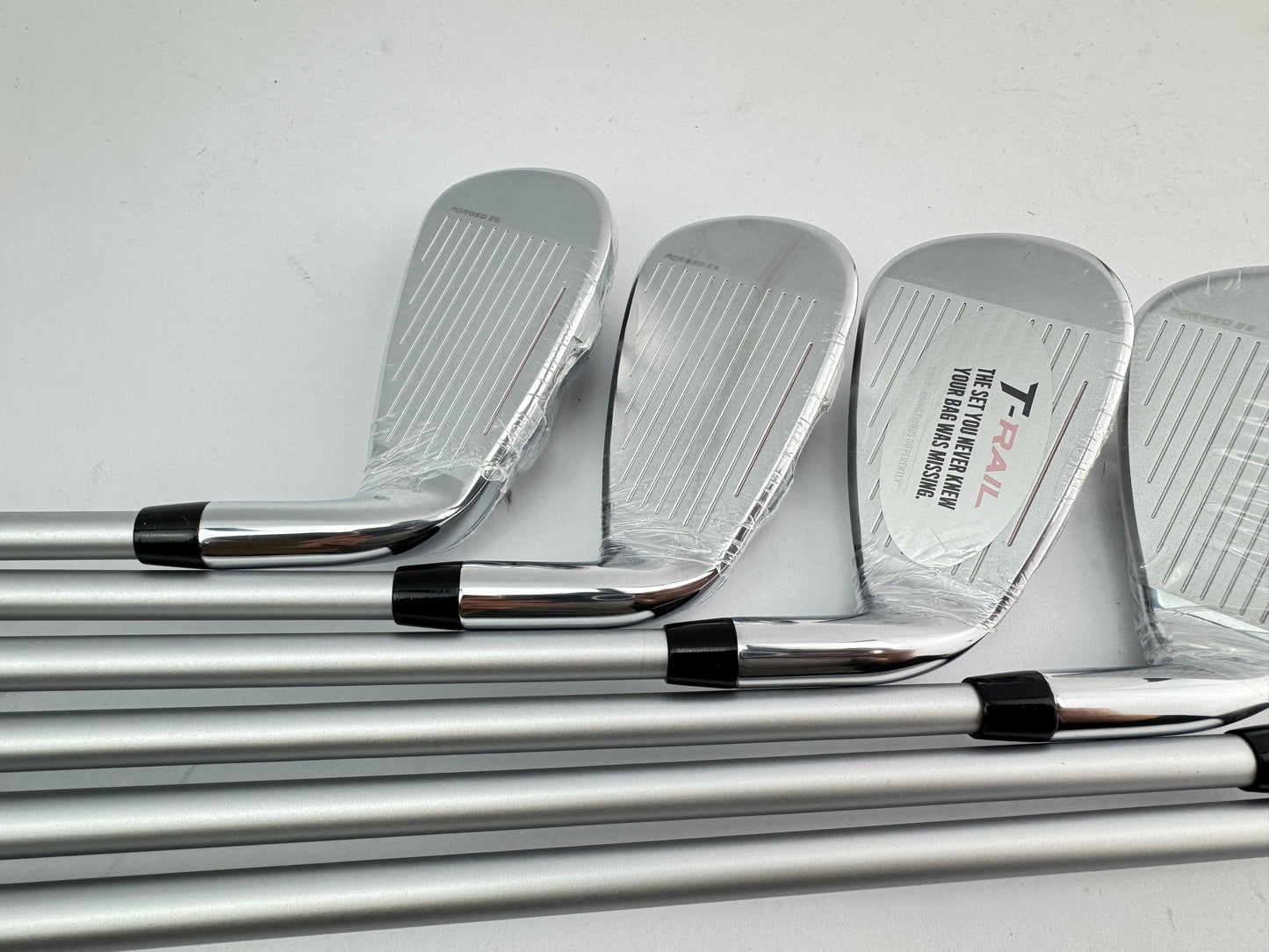 Cobra T-Rail Ladies Irons 6-9,GW+SW Women’s Graphite /Left Handed /New /24545
