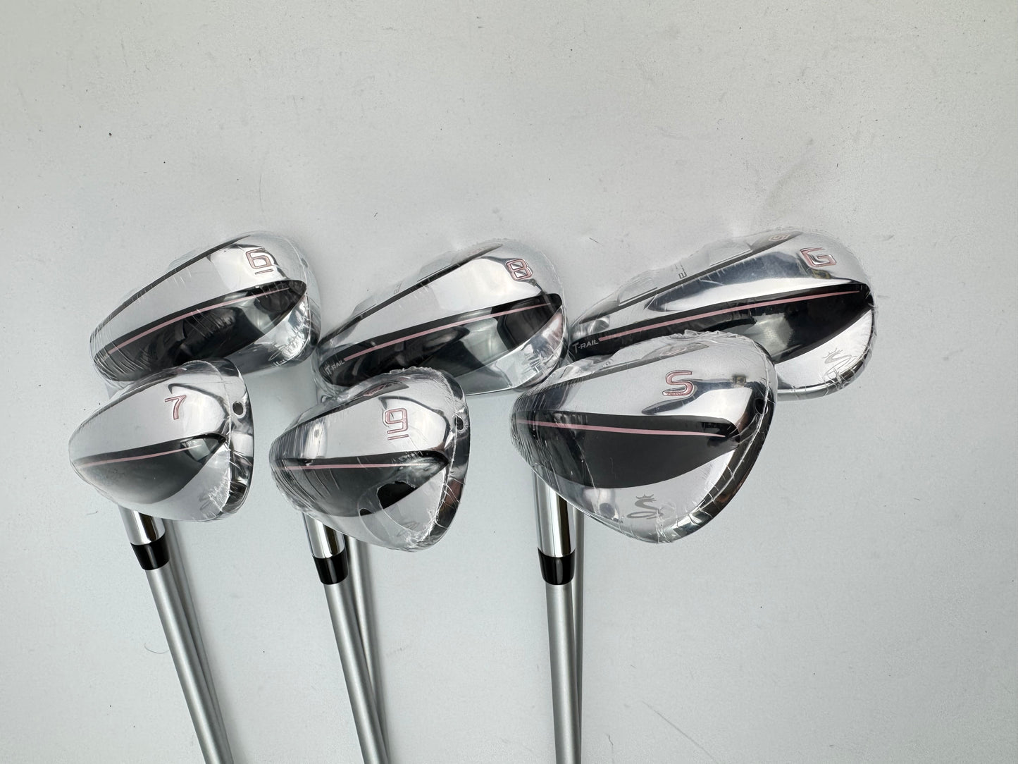 Cobra T-Rail Ladies Irons 6-9,GW+SW Women’s Graphite /Left Handed /New /24545