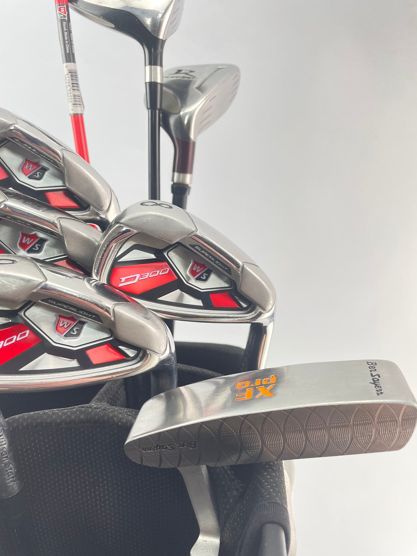 Wilson D300 Package Set 11 Clubs Uniflex /Right Handed /Wilson Stand Bag /24385