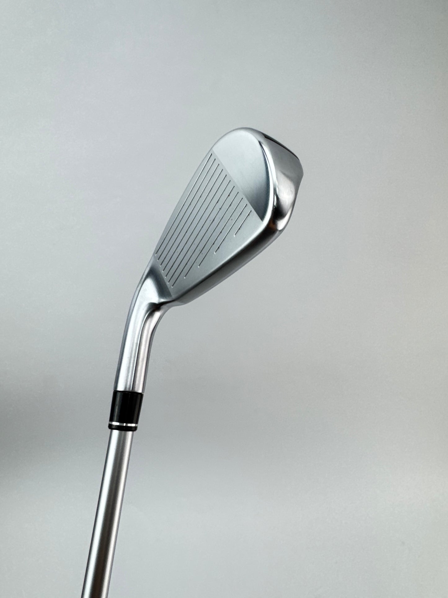 Taylormade Sim DHY 2 Iron 17* Diamana 90 Stiff Graphite /Right Handed /25066