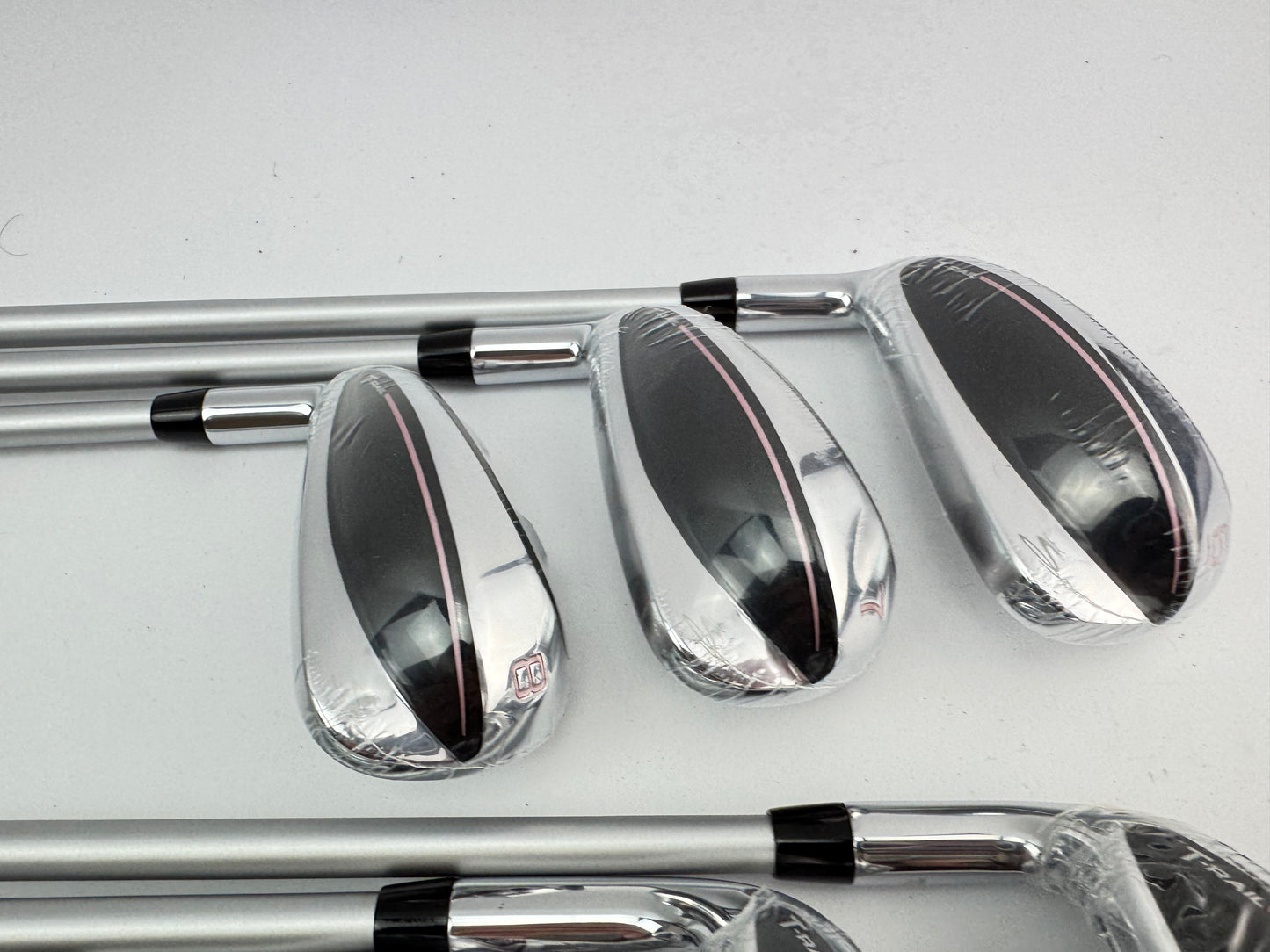 Cobra T-Rail Ladies Irons 6-9,GW+SW Women’s Graphite /Left Handed /New /24545