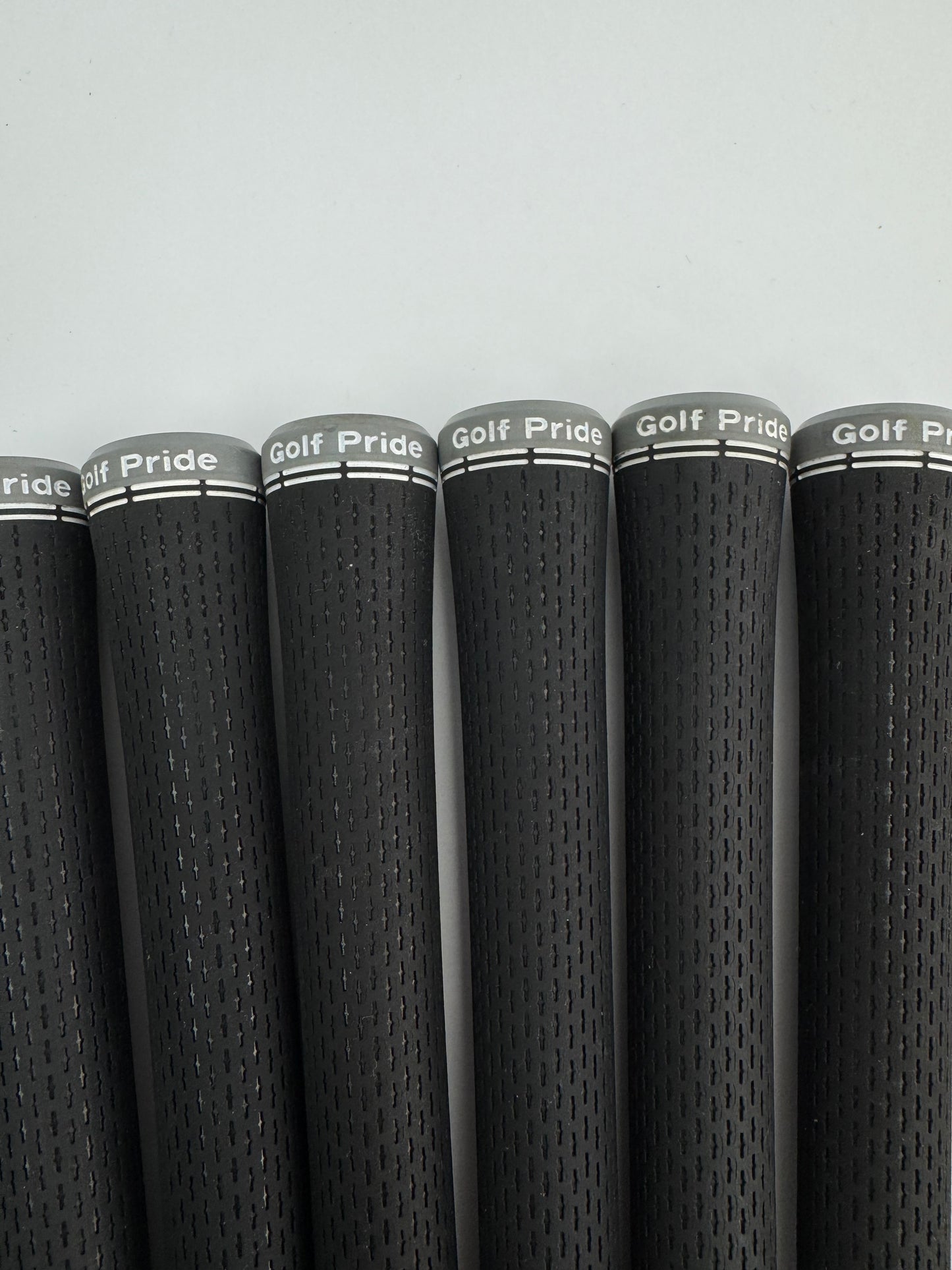 Golf Pride Midsize Tour Velvet 360 Soft Grips (7) Black /Grey /Pulled /25305