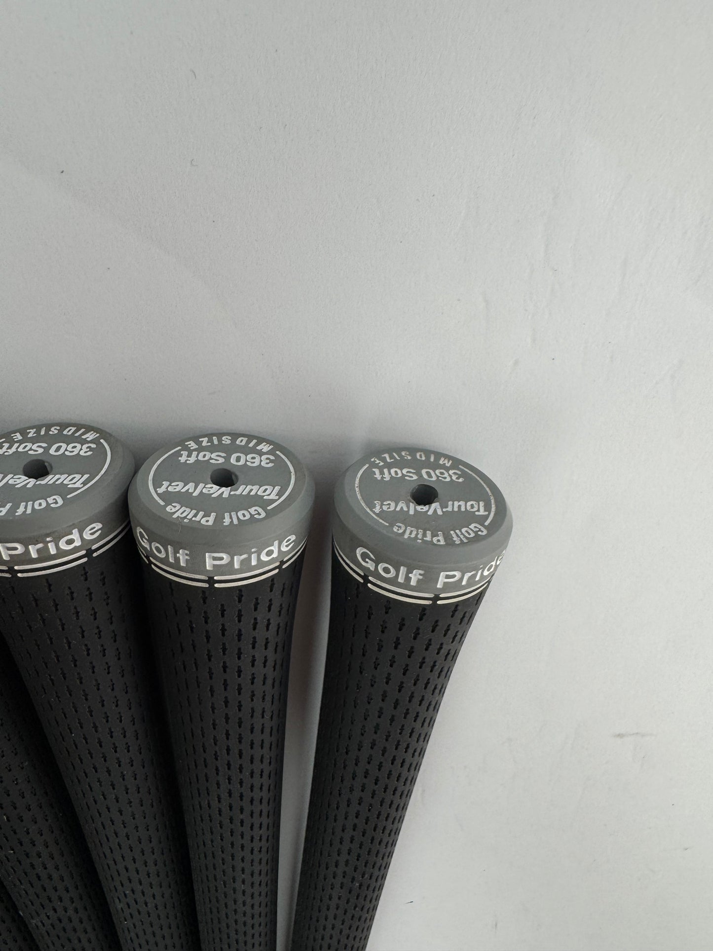 Golf Pride Midsize Tour Velvet 360 Soft Grips (6) Black /Grey /Pulled /25308
