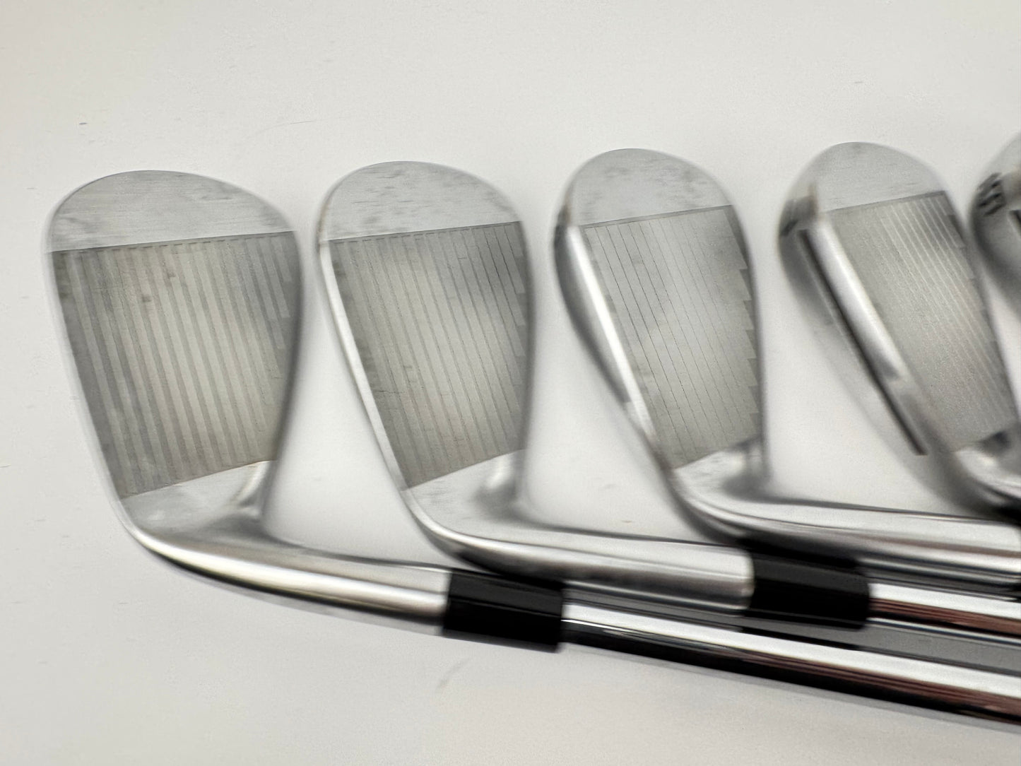 Taylormade P790 2025 Irons 5-PW Dynamic Gold 105 S300 Stiff Steel /Right /31350