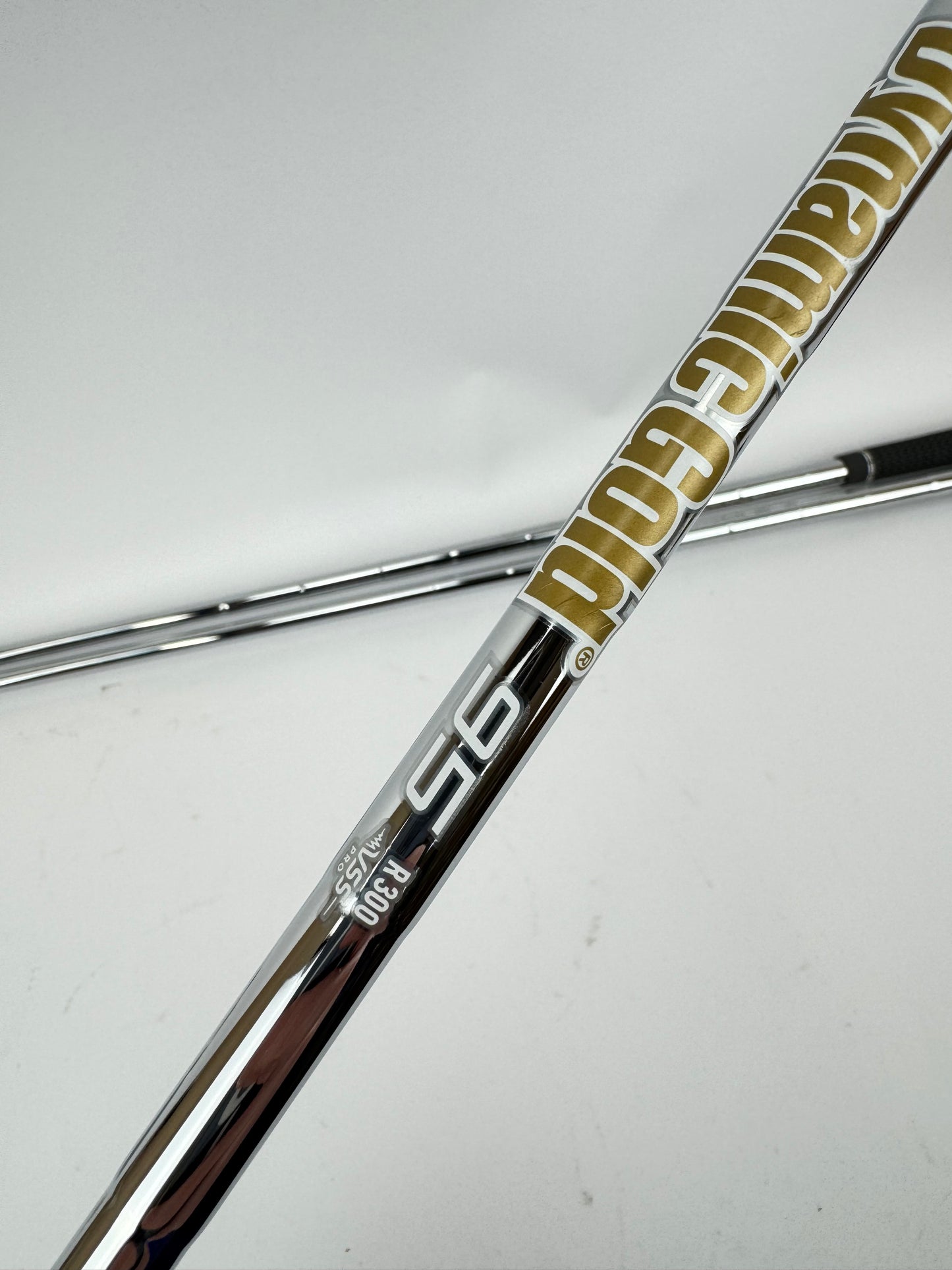 Taylormade Qi10 Irons Left Handed 6,8+PW DG 95 R300 Steel /New Shafts /32184