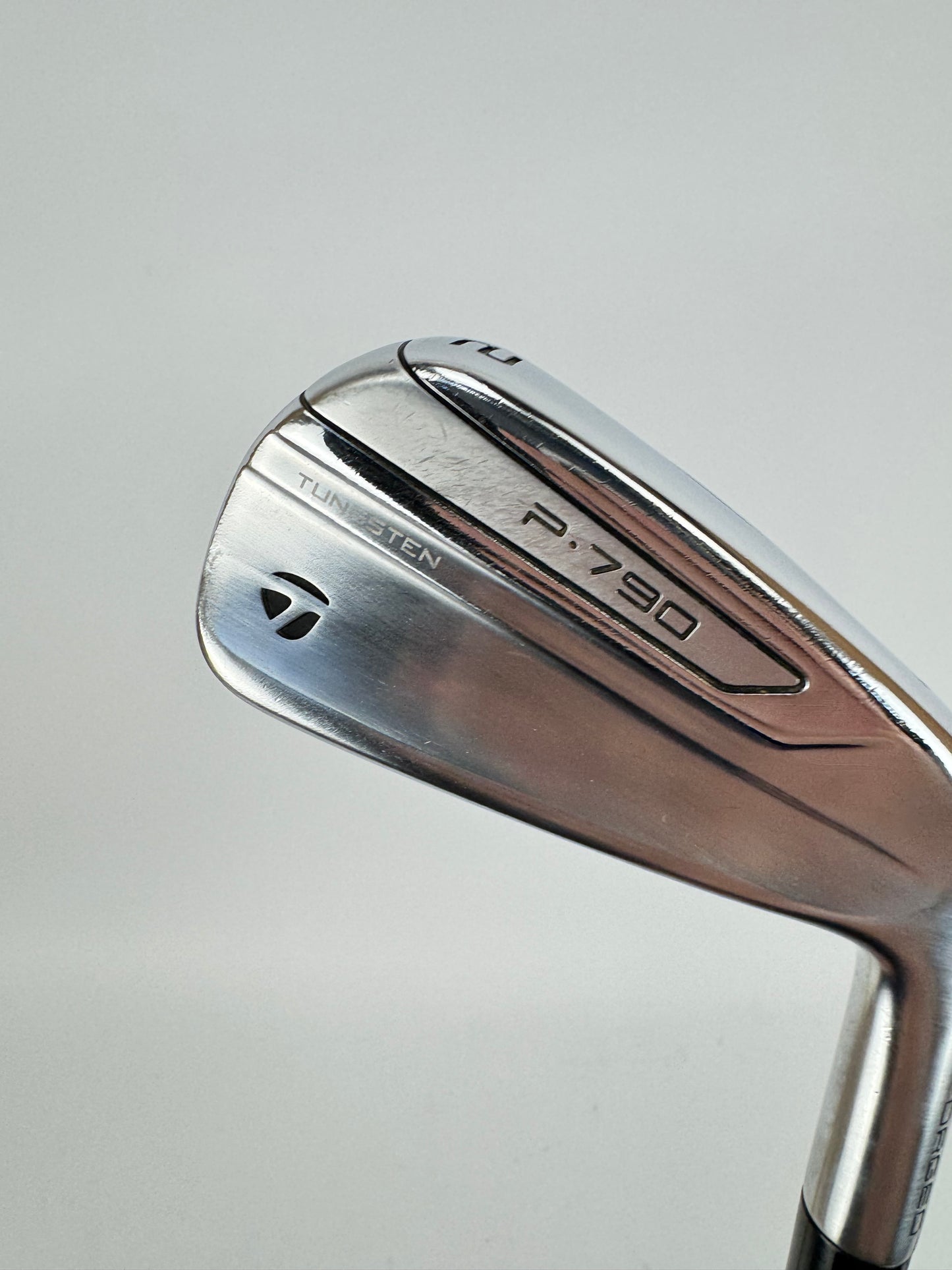 Taylormade P790 2 Iron 17* Hzrdus Smoke 6.0 Stiff Graphite 90G /Right /31775