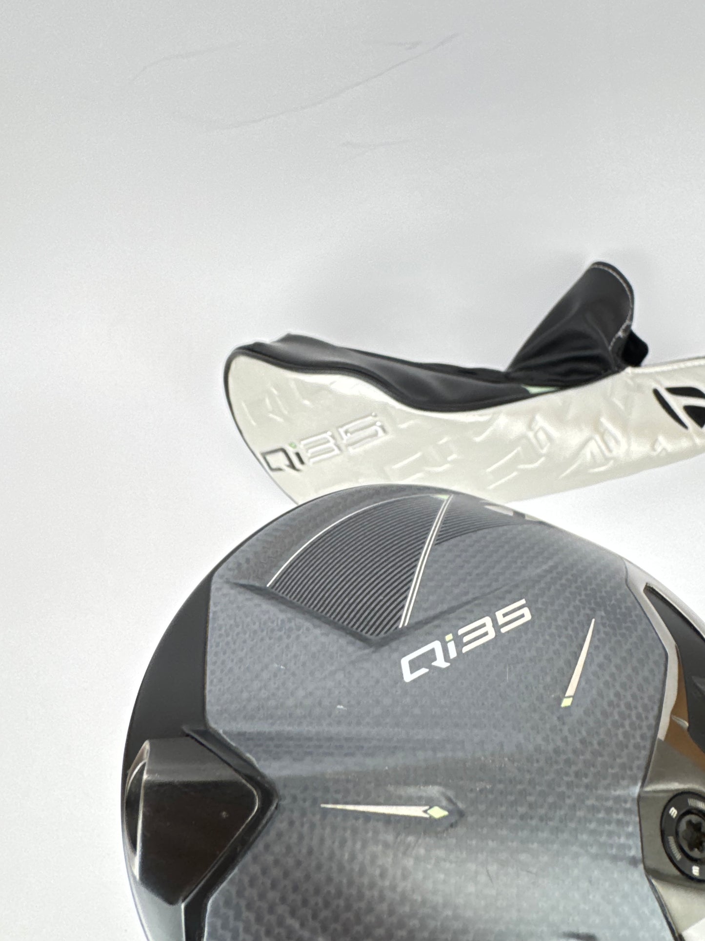Taylormade Qi35 Driver 12* Vanquish 5-R Regular /Right Handed /Headcover /34416
