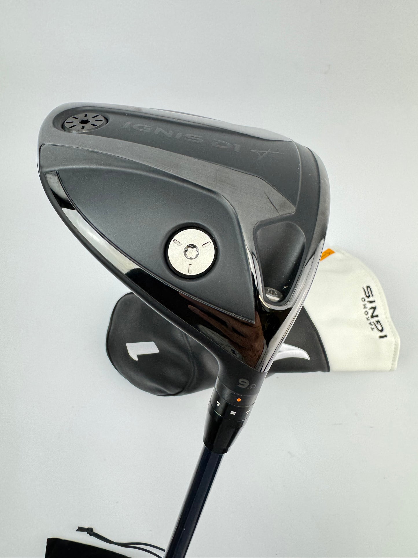 Takomo Ignis D1 Driver 9* Ventus Blue 6-X Extra Stiff Graphite /Headcover /28872