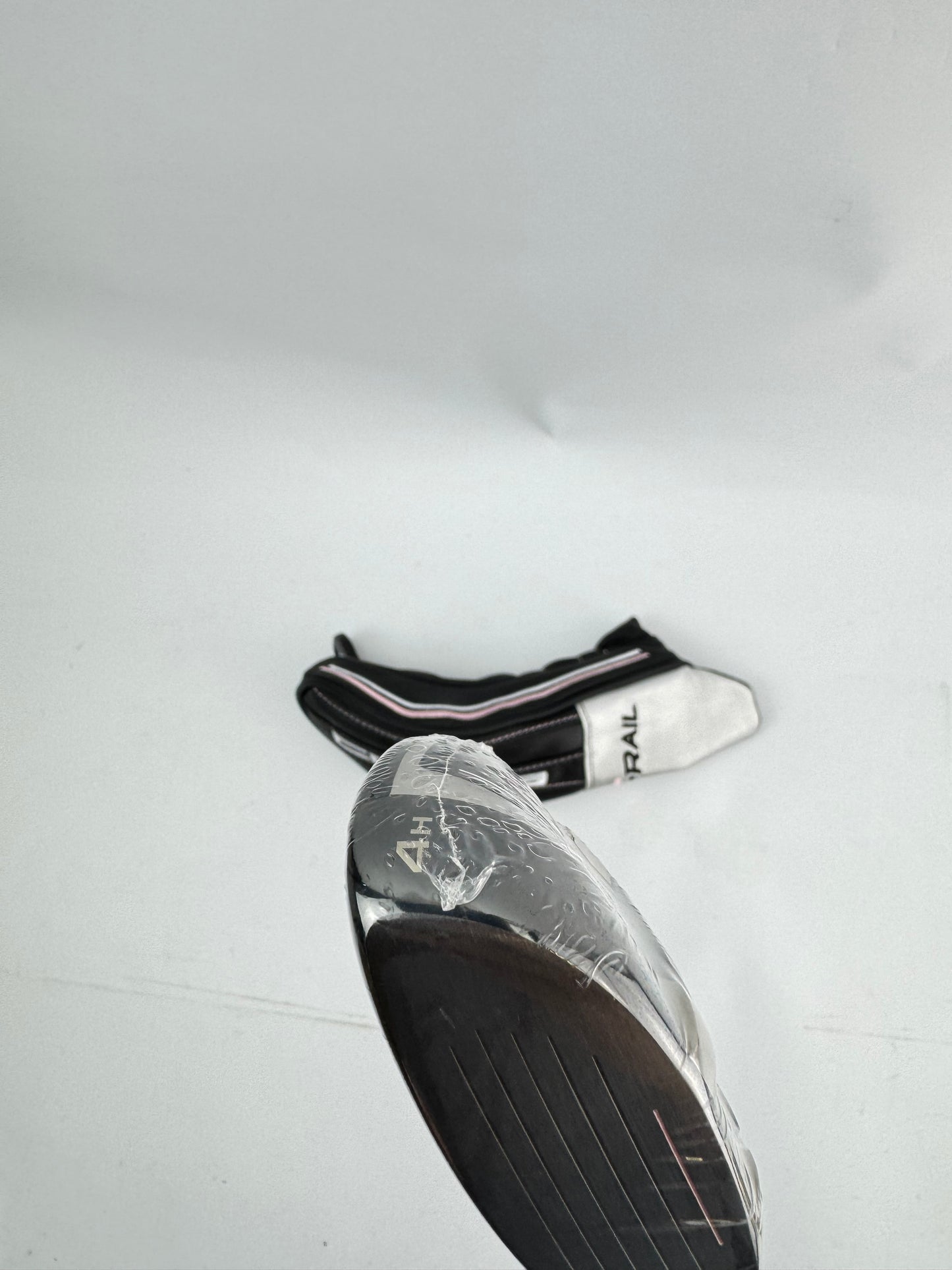 Cobra Ladies T Rail 4 Hybrid 20* KBS PGI Ladies Graphite /Left Handed /30209