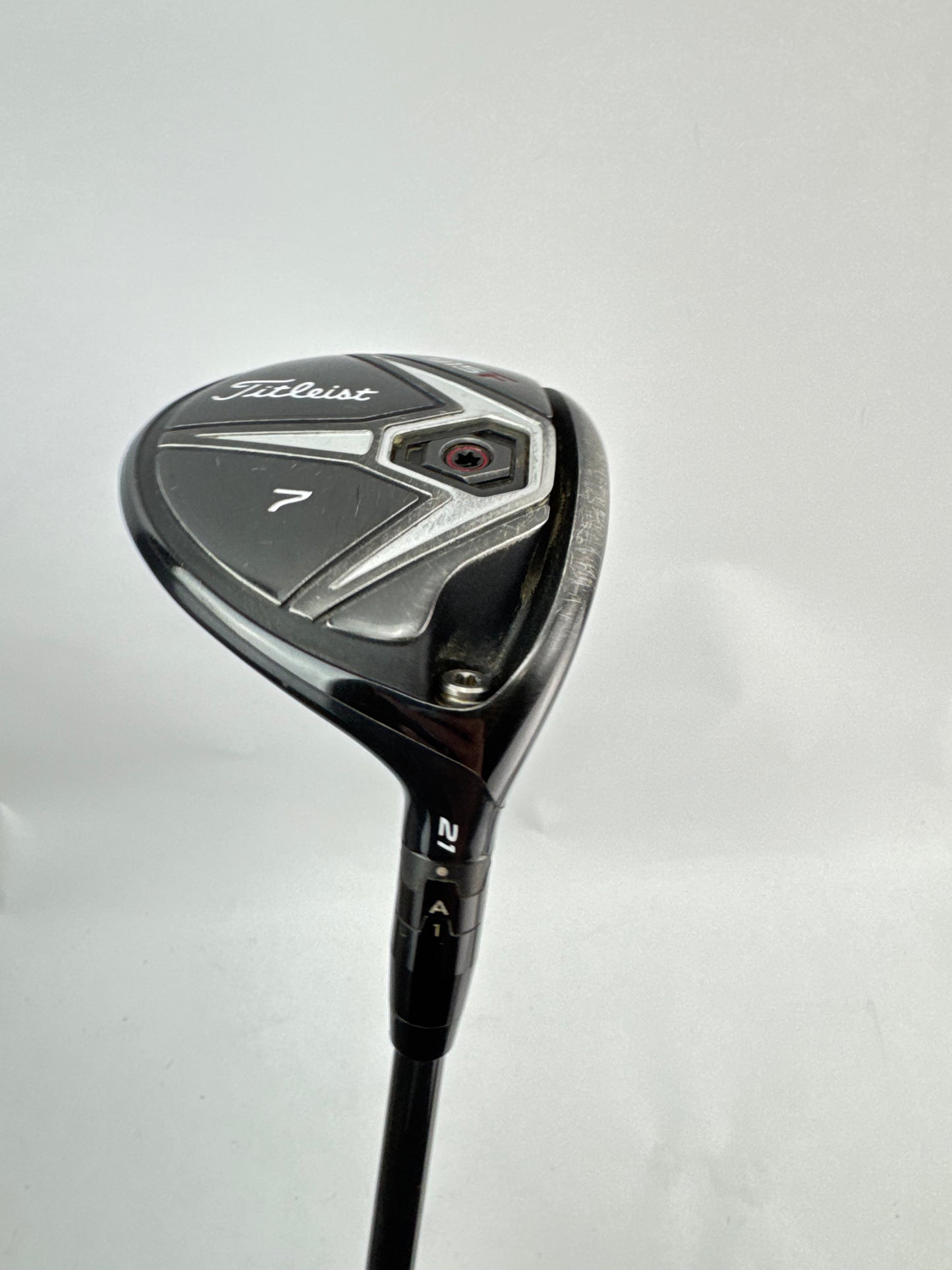 Titleist 915F 7 Wood 21* Diamana Regular Flex Graphite /Right Handed /30435