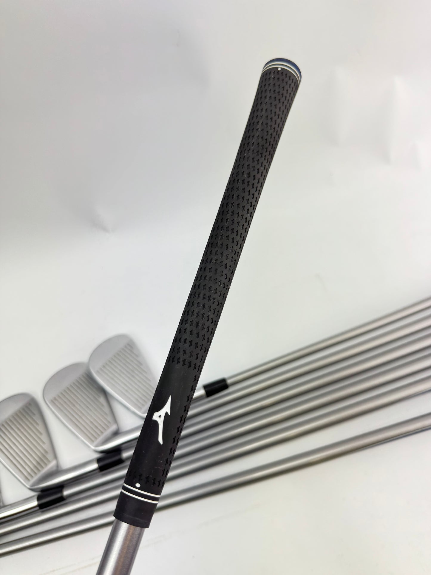 Mizuno MX200 Irons 4-PW Regular Flex Graphite /Right Handed /New Grips /30173