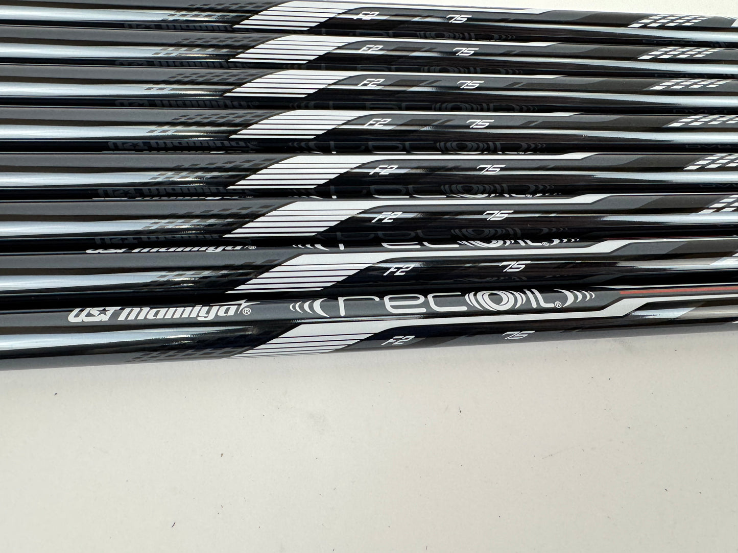 UST Recoil Dart Iron Shaft Set (8) 75 F2 Senior Graphite 41” /0.370 Parallel