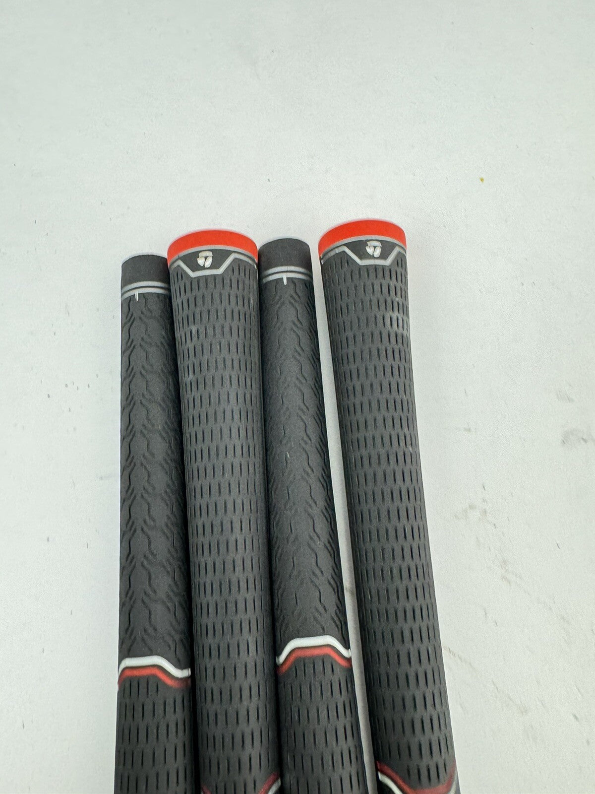 Lamkin Taylormade Golf Grips (4) Standard /Black /Red /Pulled /188864