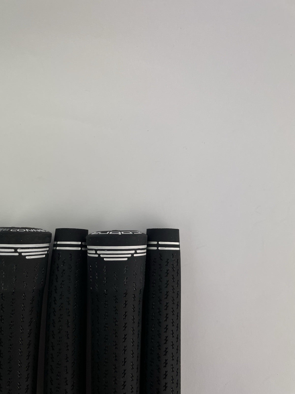 New Lamkin Golf Grips (8) Standard /+58R /Arccos Compatible /Black /White /298736