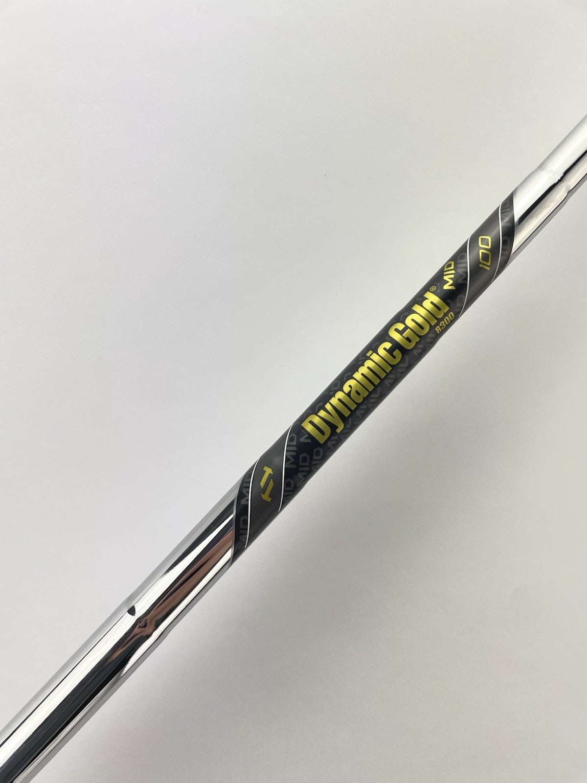 Dynamic Gold Iron Shaft Mid 100 Regular Flex Steel 35.5 /0.355 Tapered /282671