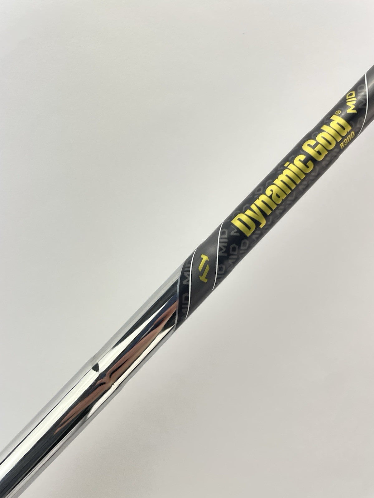 Dynamic Gold Iron Shaft Mid 100 Regular Flex Steel 35.5 /0.355 Tapered /282673