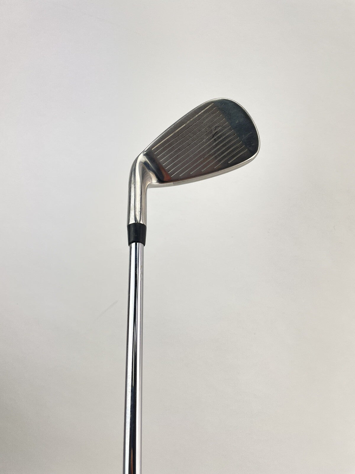 Wilson Deep Red 6 Iron Regular Flex Steel /Right Handed /New Mid Grip /192599
