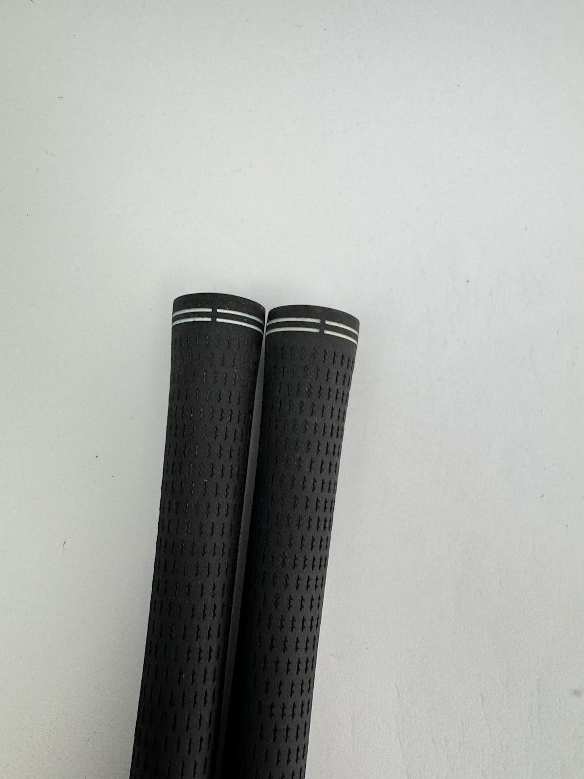 Wilson Staff Golf Grips (2) Mens Standard /Black /Pulled /253302