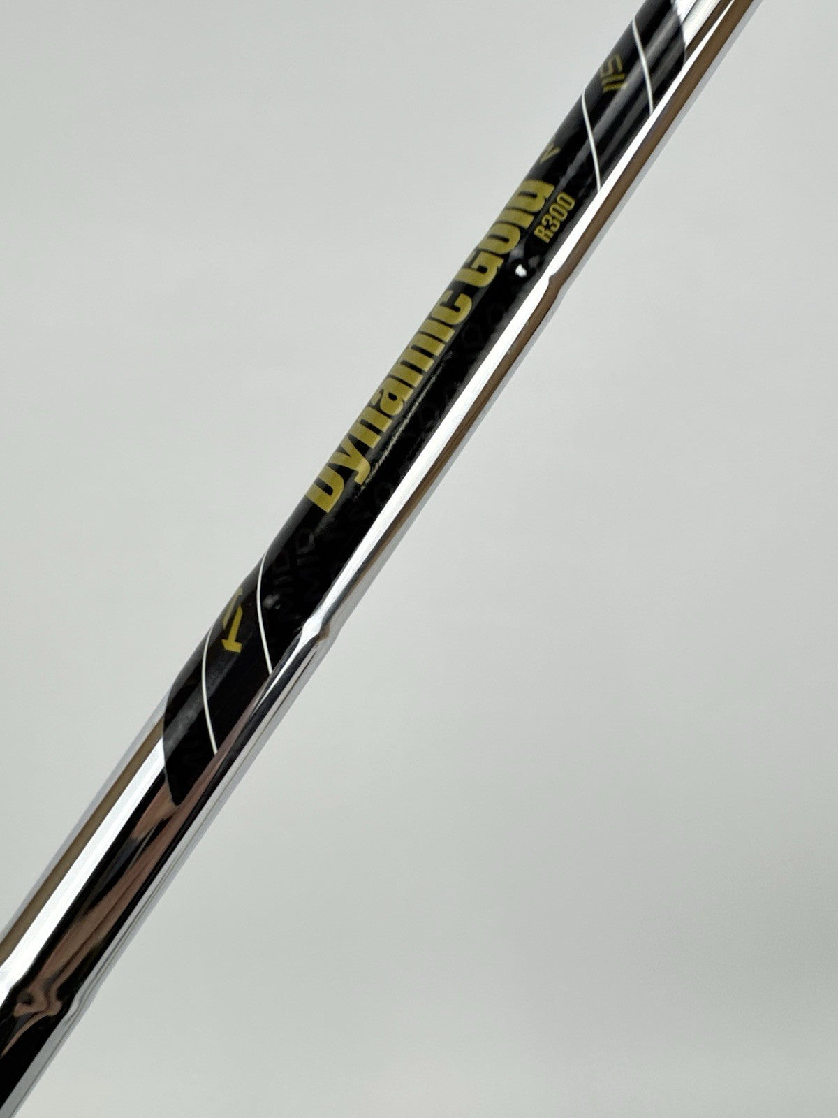 Dynamic Gold 115 Iron Shaft Mid R300 Regular Flex Steel /Pured/ 36” /0.355/312394