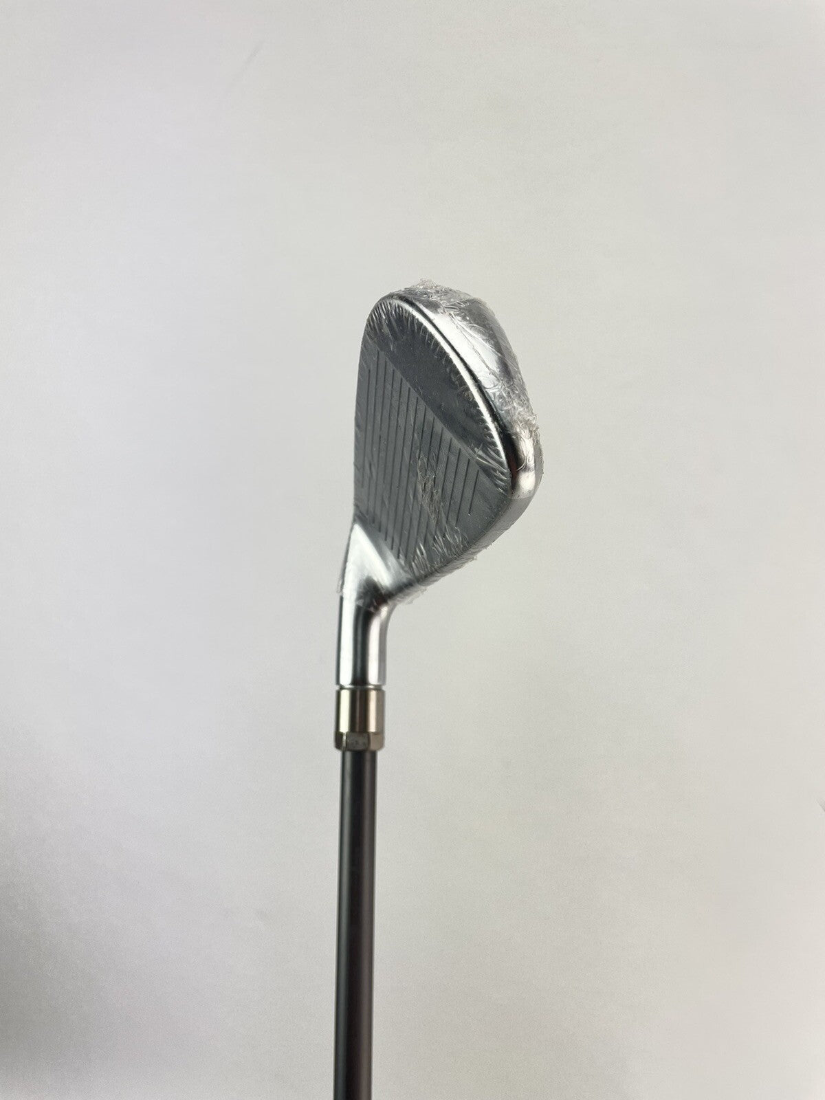 Taylormade R9 6 Iron Lite Regular  Graphite /Right /New Grip /Demo /+1/2" /1899010