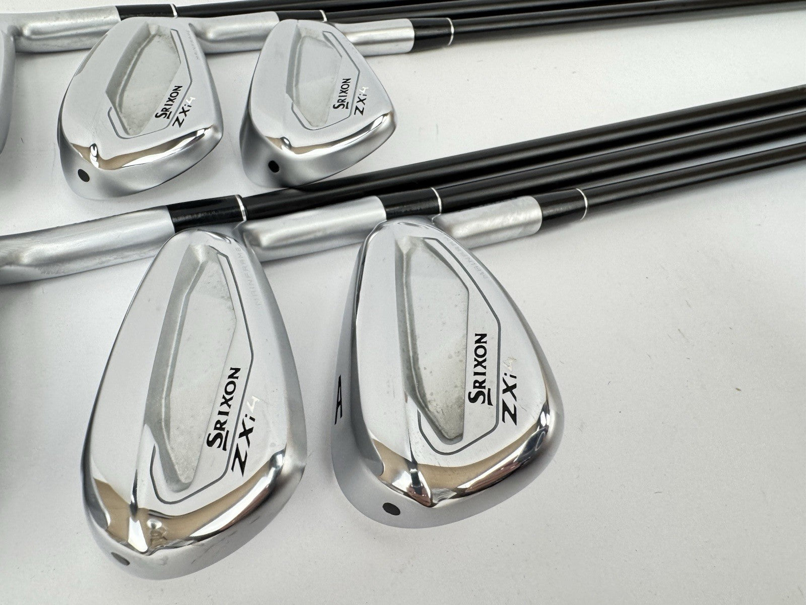 Srixon Zxi4 Irons 6-PW + AW Helium 60 F3 Regular Graphite /Lamkin Midsize /347491