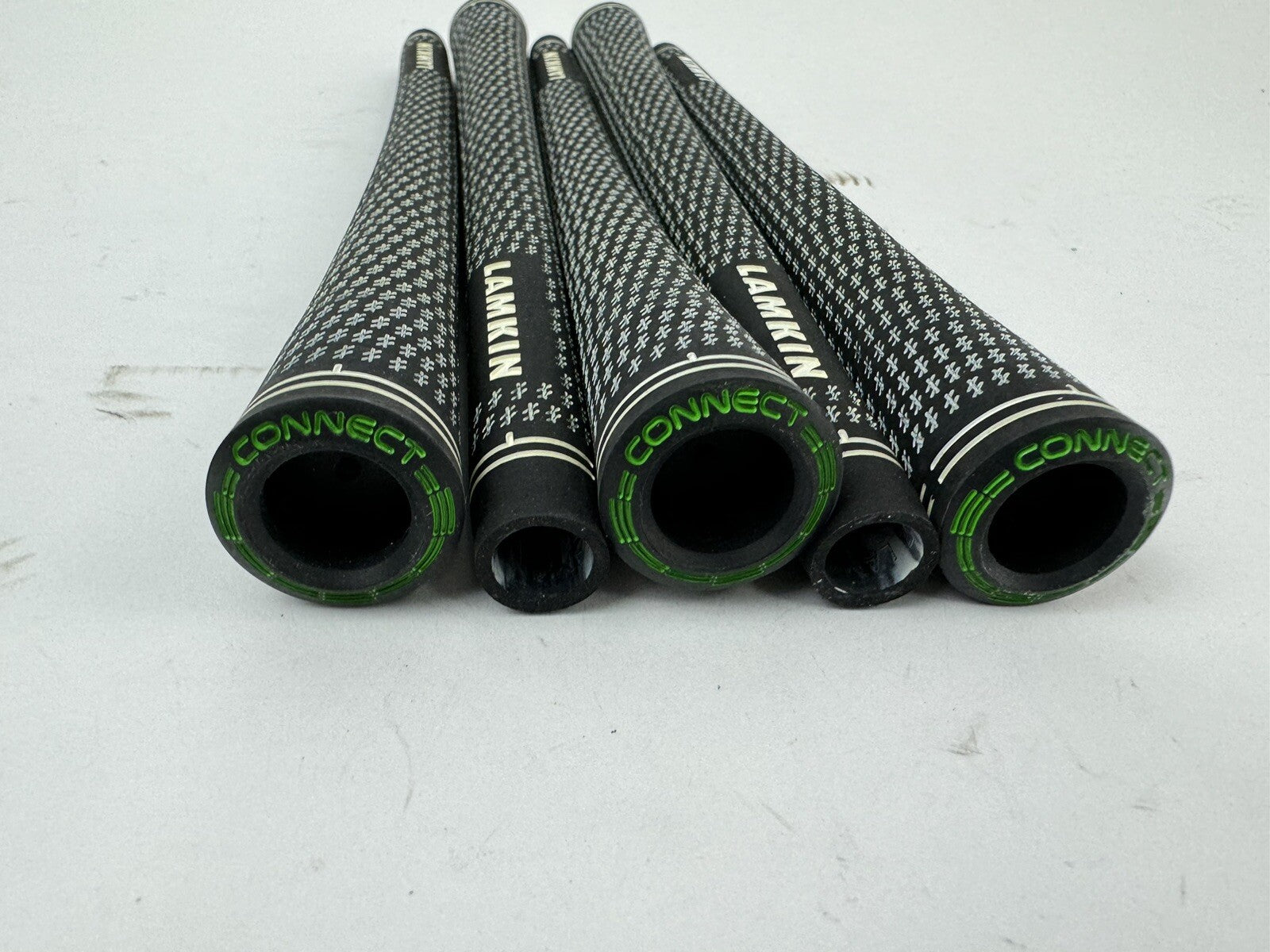 Lamkin Crossline Golf Grips (5) Men’s Standard /Arcoss Connect Compatible/234346