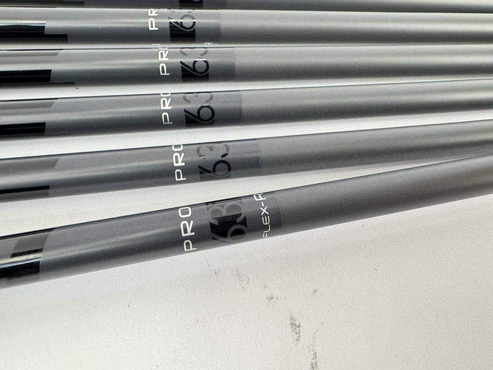 Fujikura Pro Iron Shafts 5-PW Regular Graphite 0.355 Tapered /Jumbo Grips/339264