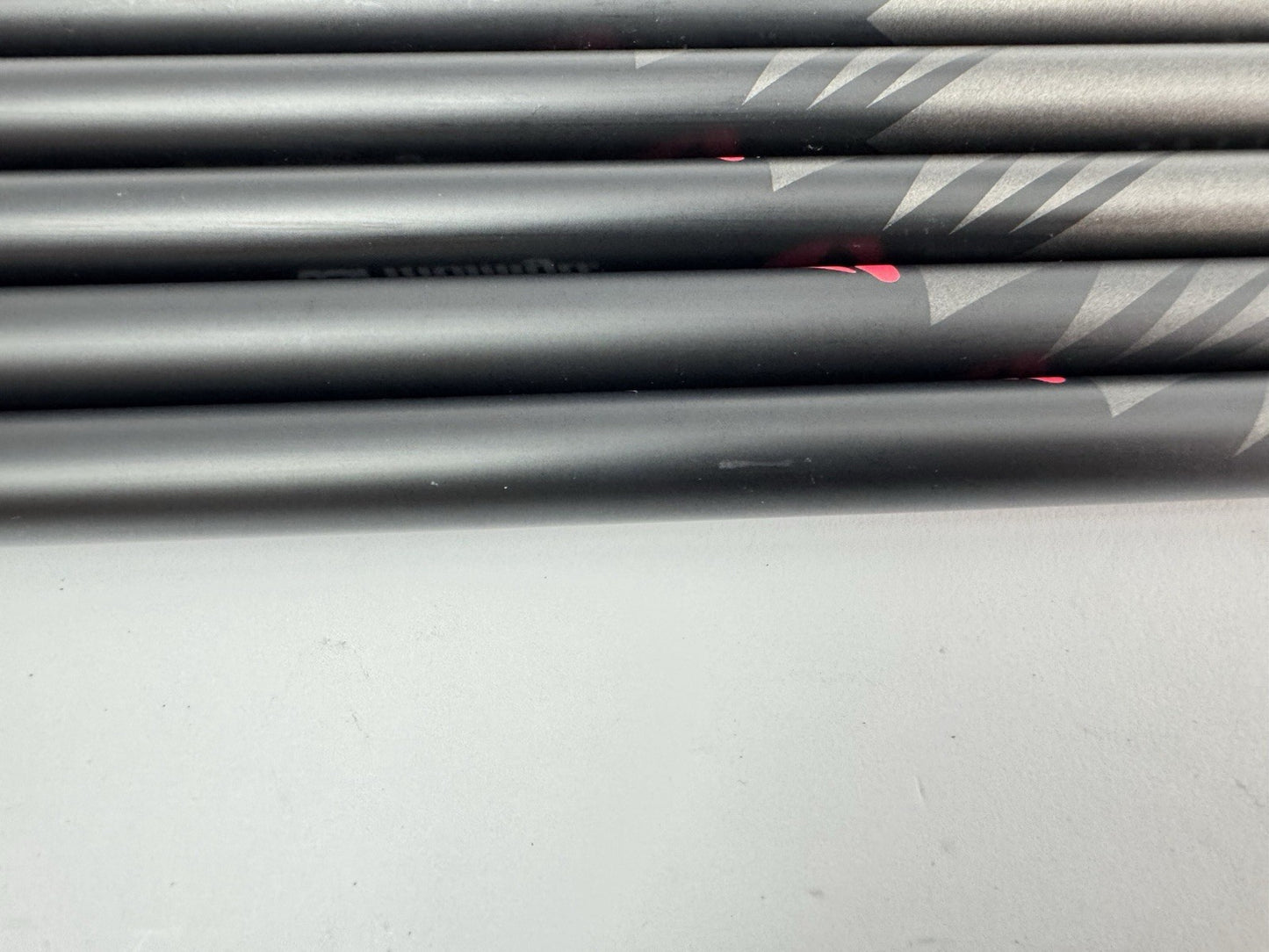 UST Recoil Iron Shaft Set (6) 760 ES F3 Regular Graphite 0.355 Tapered /2855310