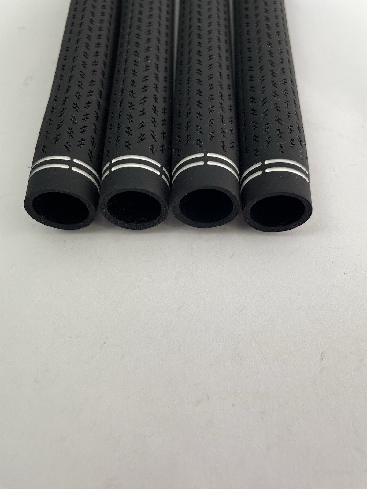 New Lamkin Golf Grips (4) Standard /+58R /Arccos Compatible /Black /White /298694