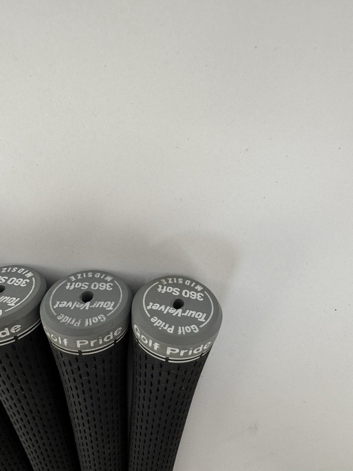 Golf Pride Tour Velvet 360 Soft Grips (5) Midsize /Black /Pulled /356076