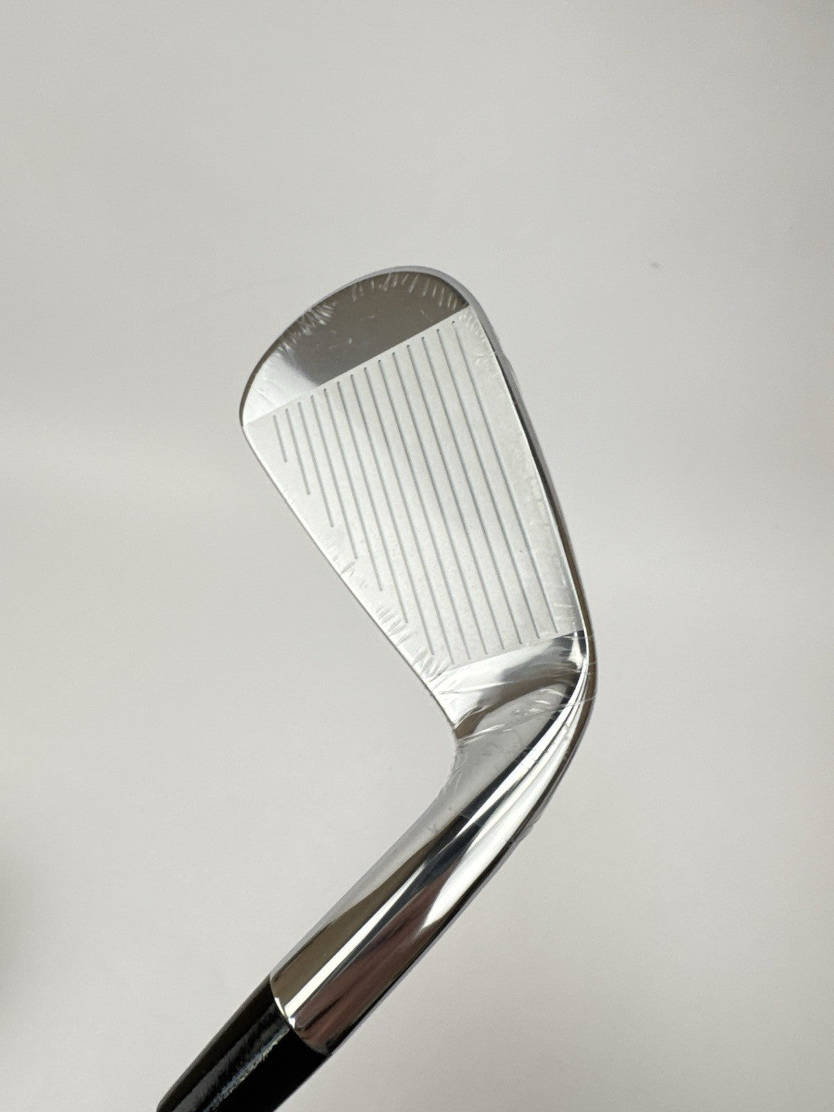Cobra MIM Tour 6 Iron 29* KBS $-Taper 110 Regular Steel /Left Handed /356609