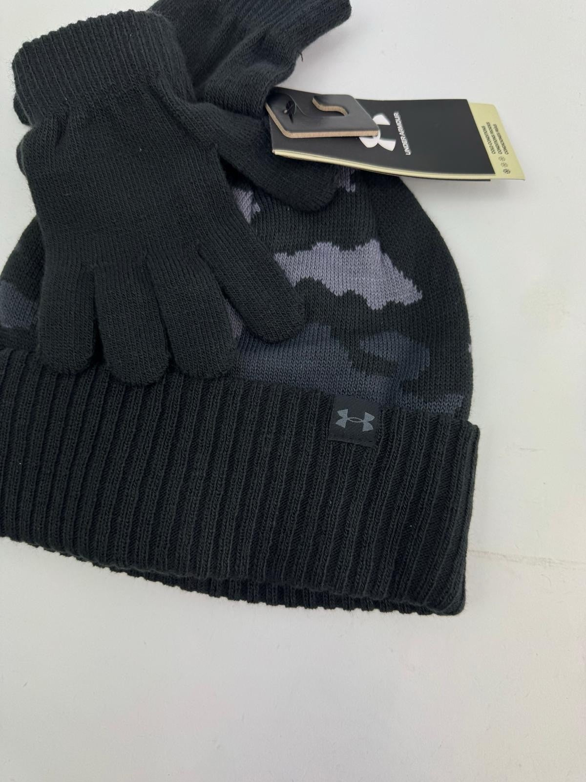 Boys Under Armour Beanie And Gloves Set Black Camouflage Kids Brand New/ 300693