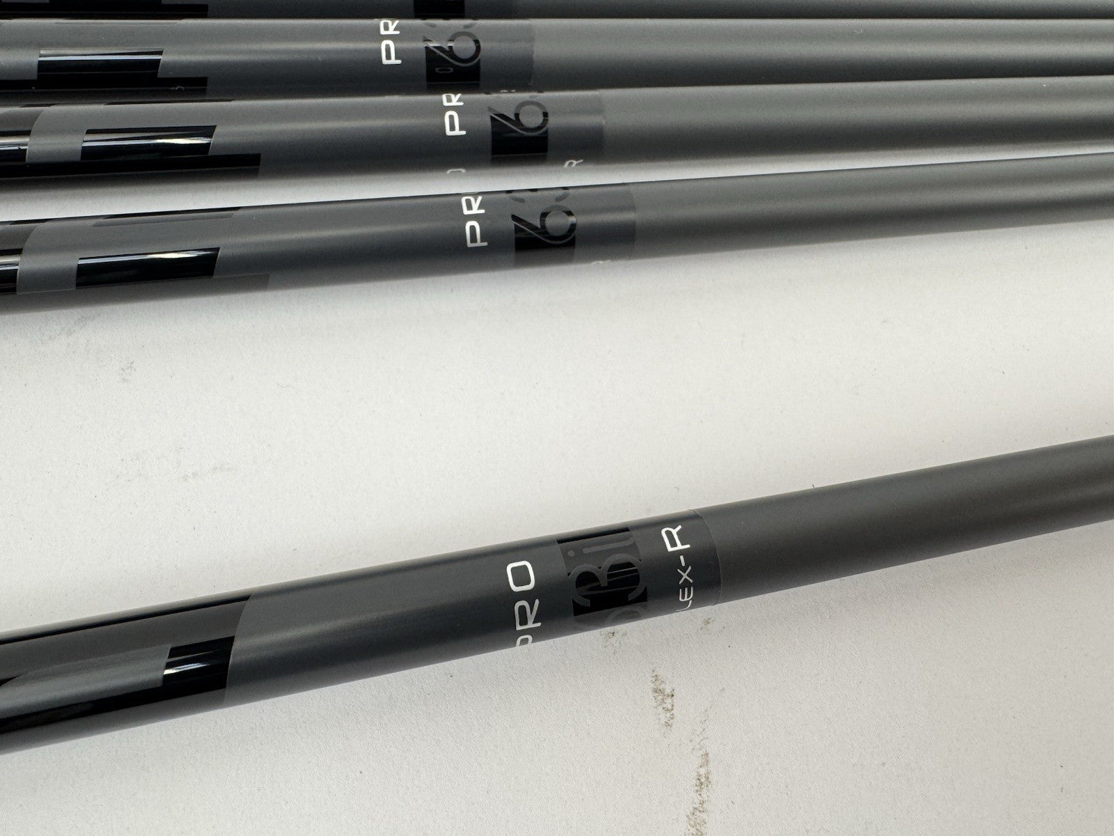 Fujikura Pro Iron Shaft Set (6) 5-PW Regular Graphite 0.355 Tapered /Grips/339946