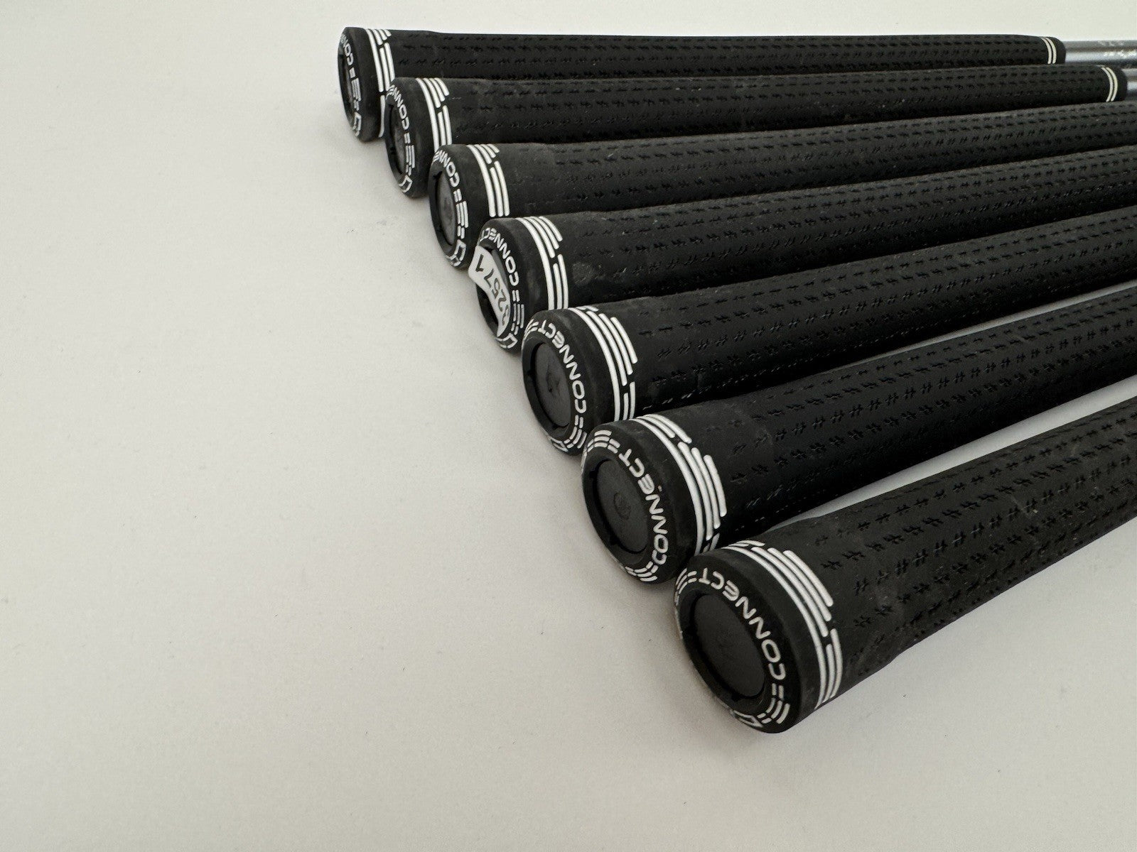 Matrix Iron Shaft Set (7) 4-PW White Tie Regular Graphite/Grips /0.355 /3403310