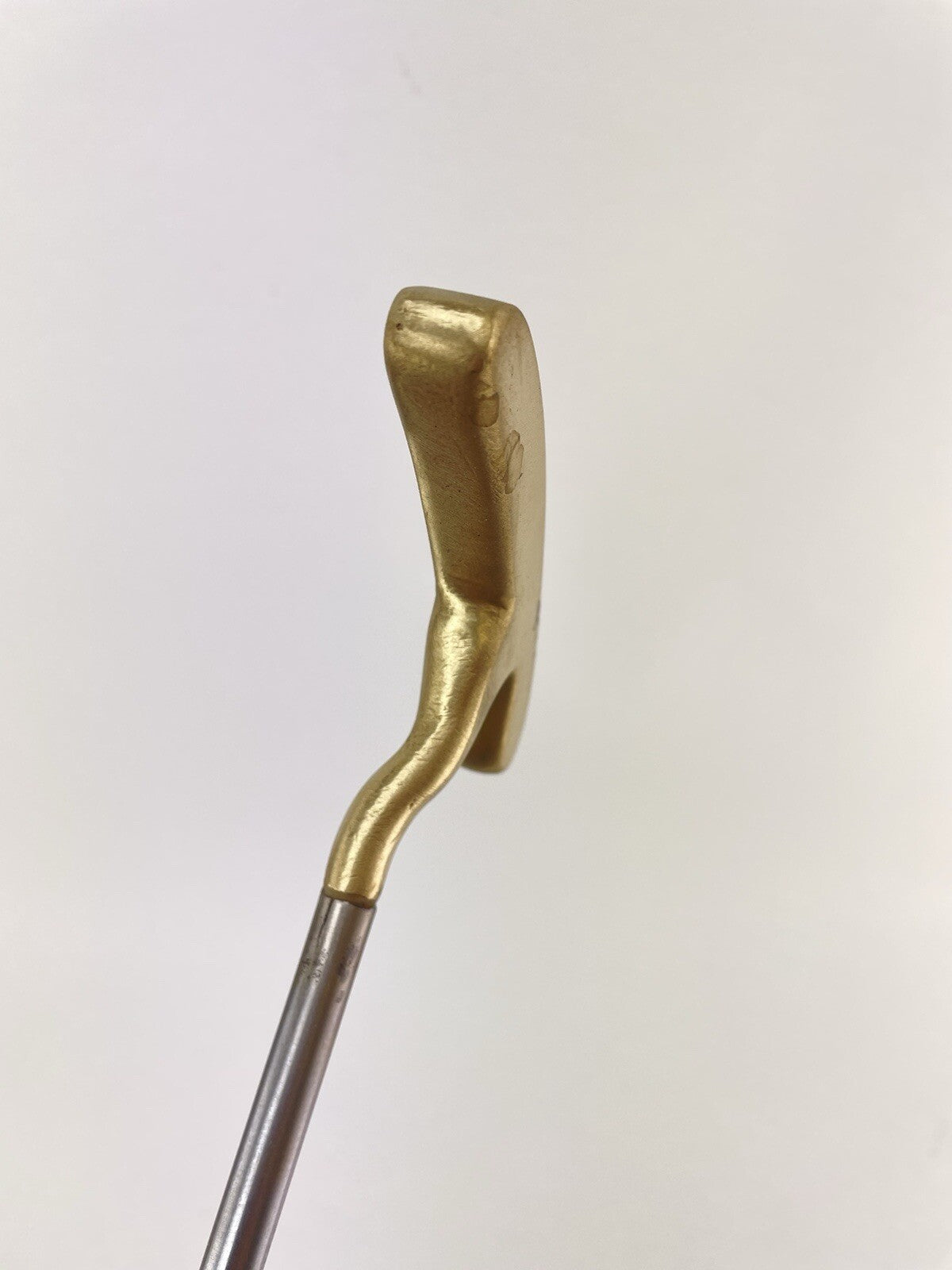 Acushnet Bulls Eye Putter Brass 34” Right Handed /Offset /New Grip /165418