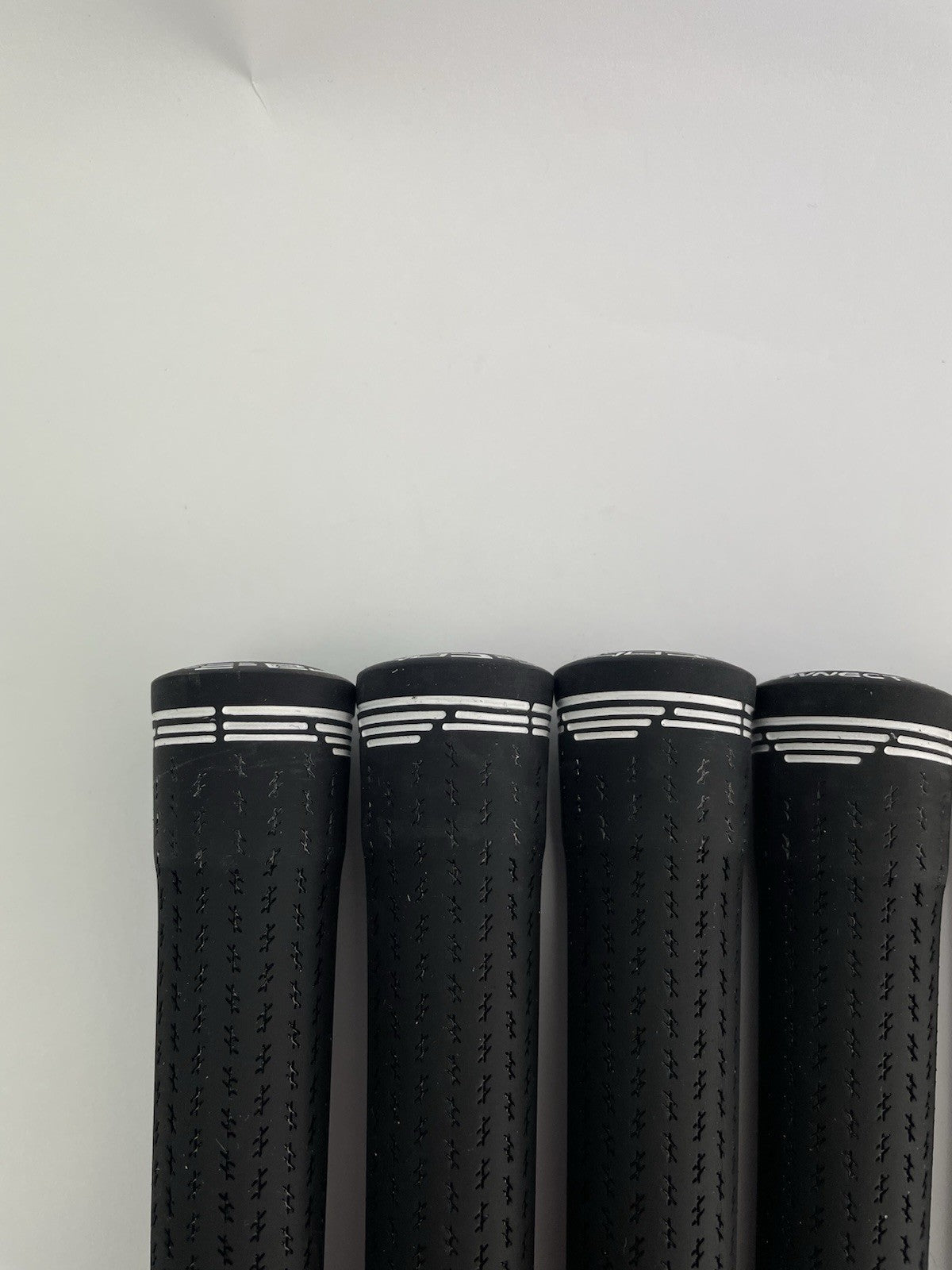New Lamkin Golf Grips (5) Standard /+58R /Arccos Compatible /Black /White /298706