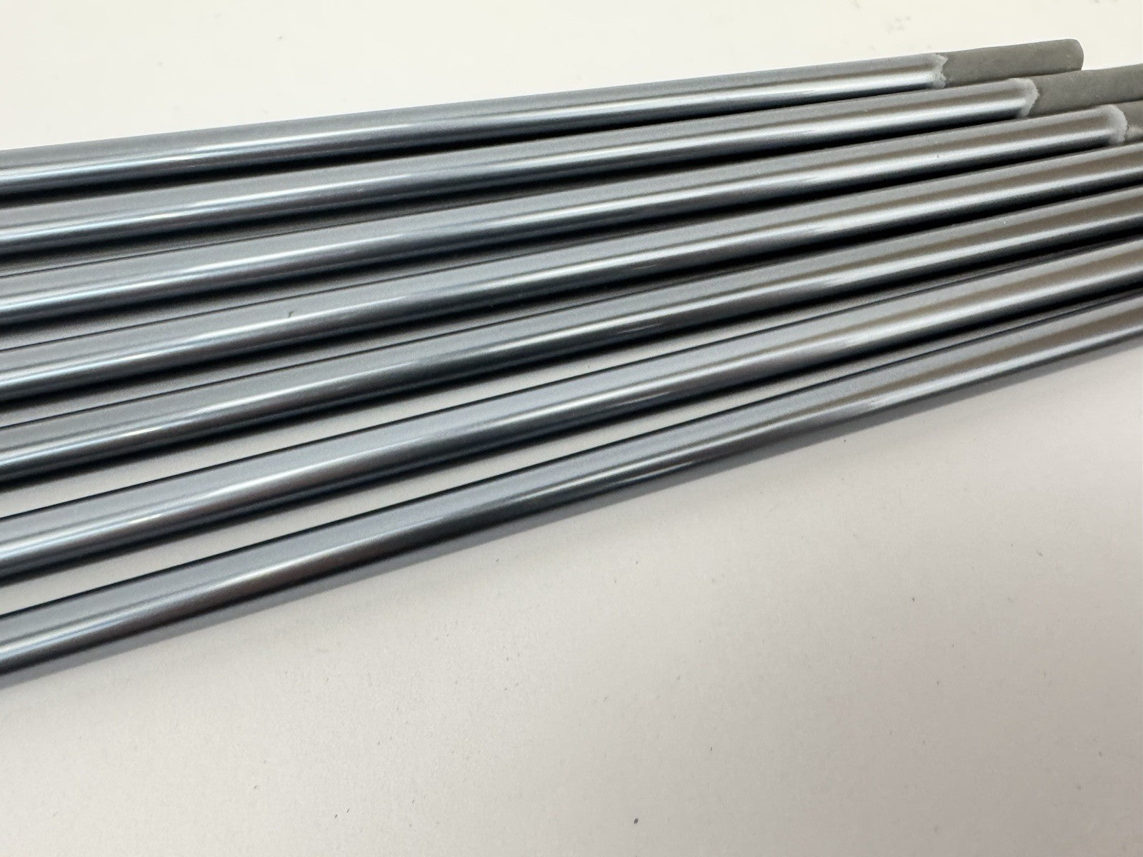Matrix Iron Shaft Set (7) 4-PW White Tie Regular Graphite/Grips /0.355 /340336