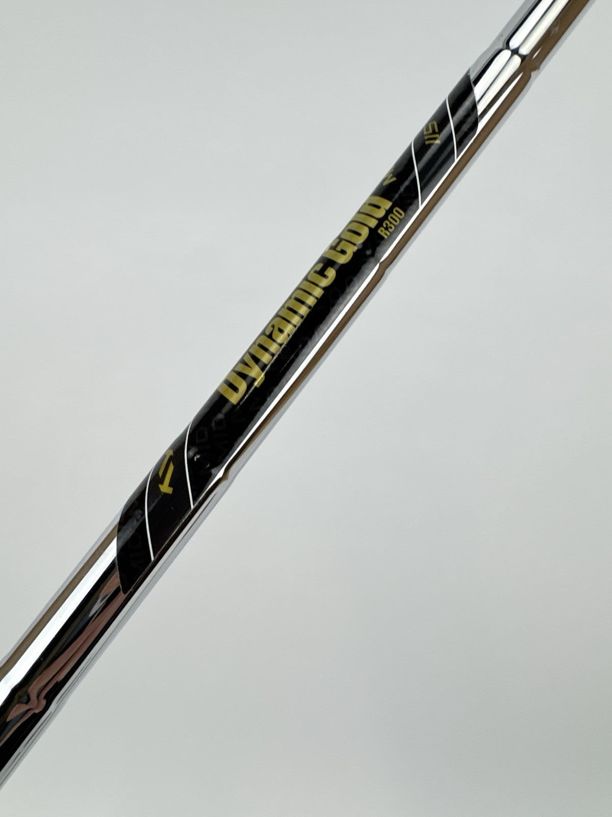 Dynamic Gold 115 Iron Shaft Mid R300 Regular Steel /Pured/ 36.5” /0.355/312383